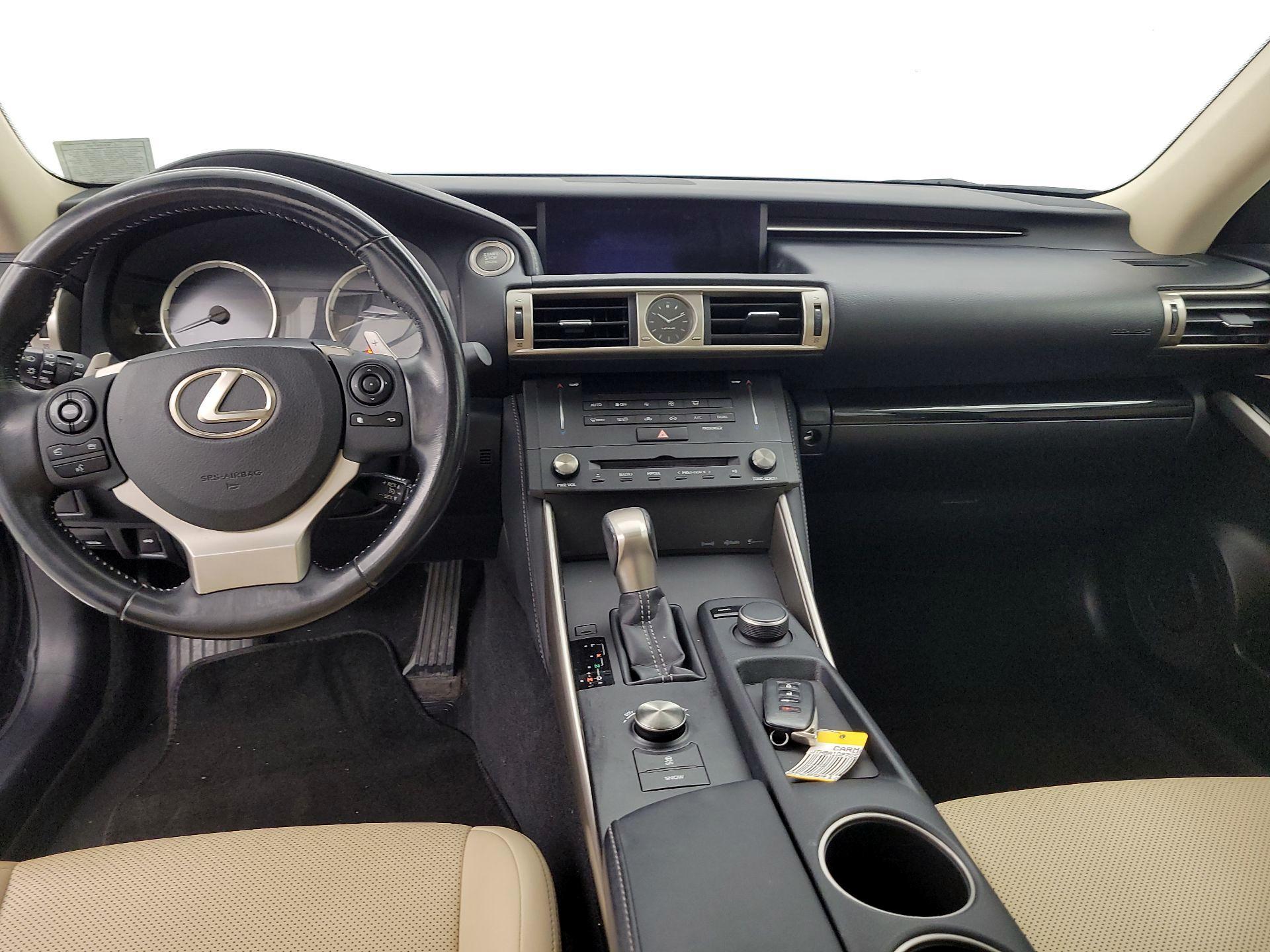 Thumbnail: 2016 Lexus IS - 9