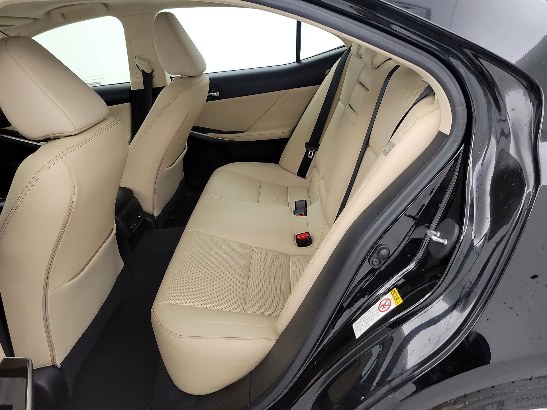 Thumbnail: 2016 Lexus IS - 19