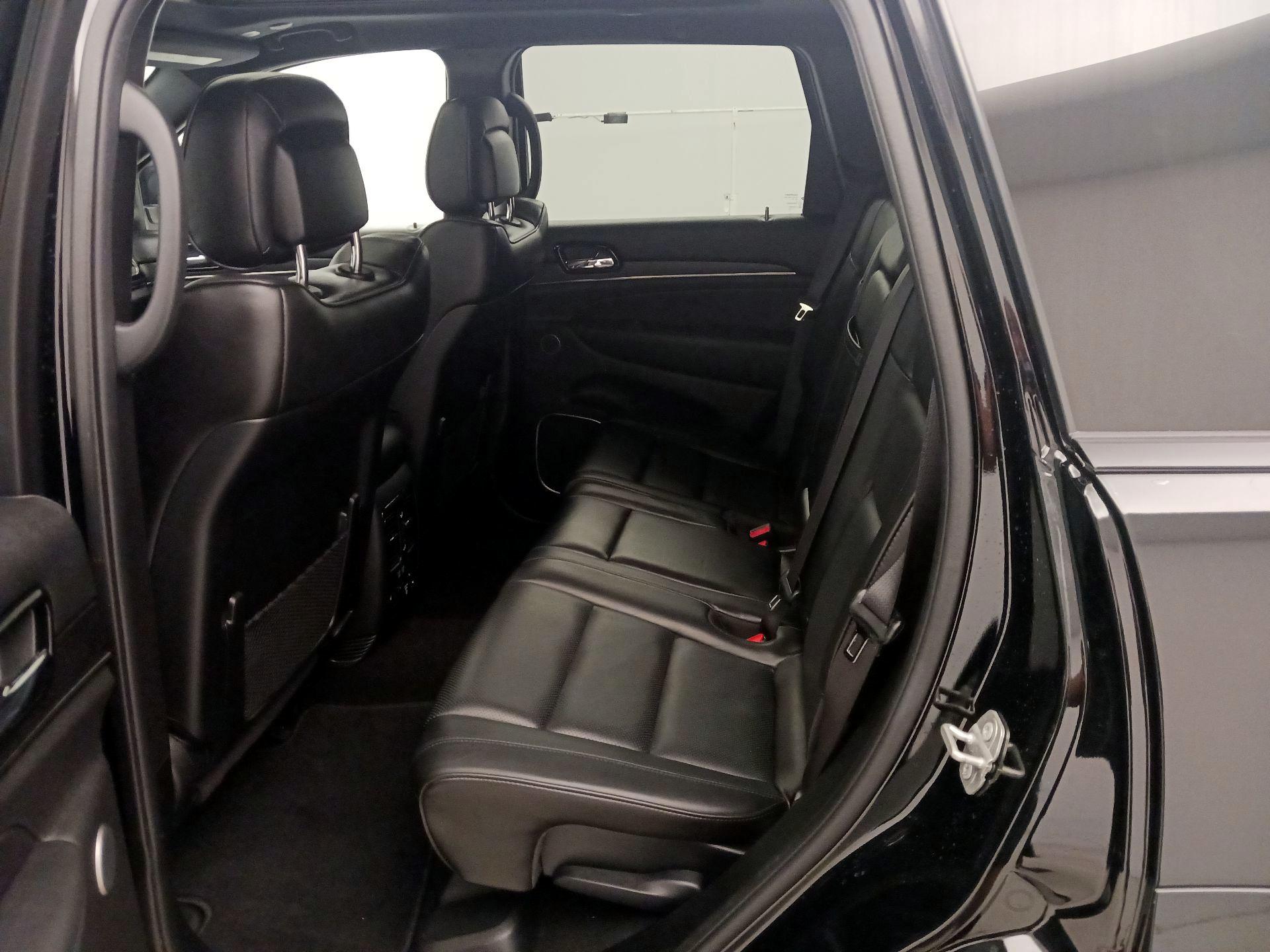Thumbnail: 2020 Jeep Grand Cherokee - 20