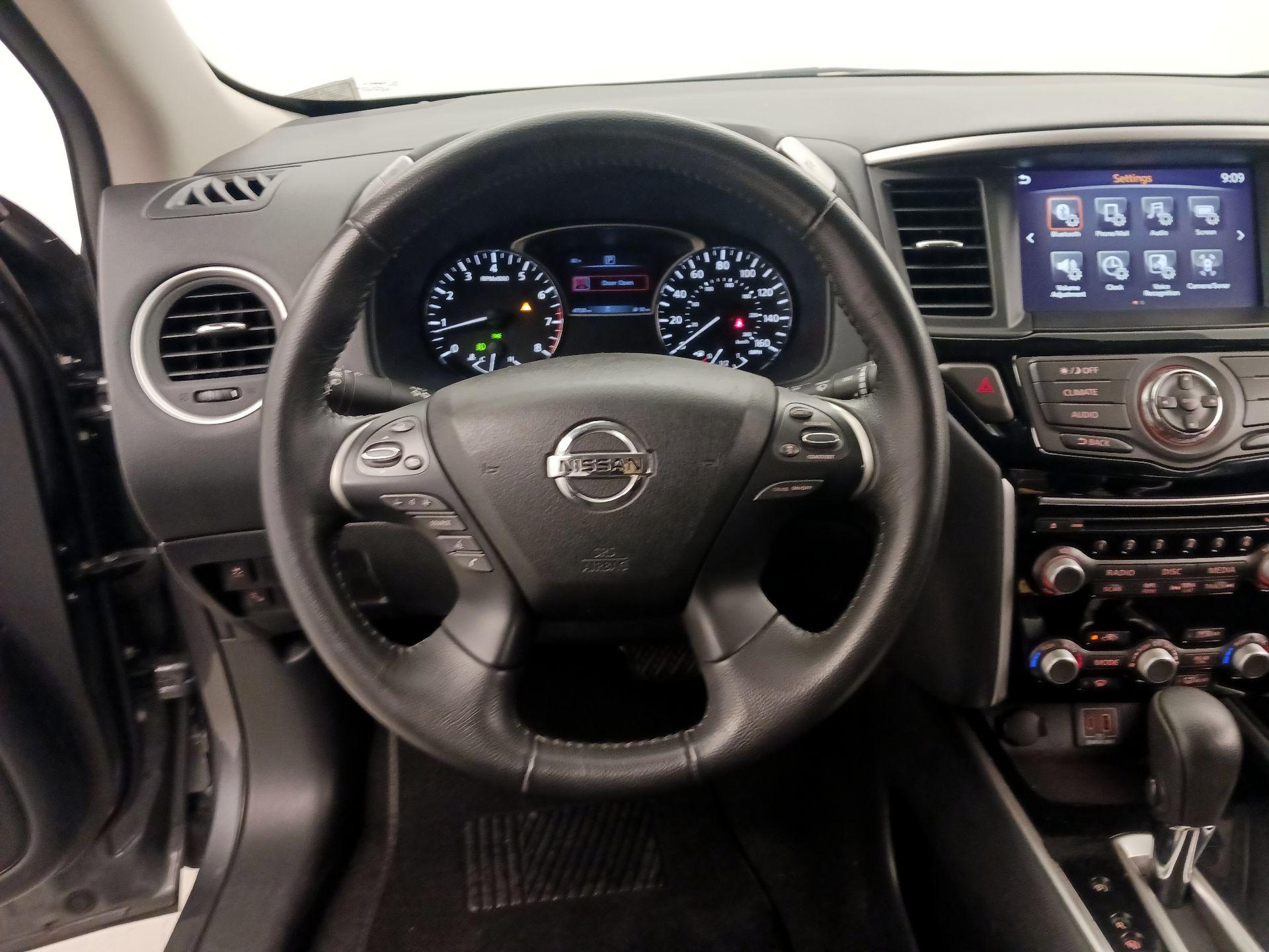 Thumbnail: 2020 Nissan Pathfinder - 10