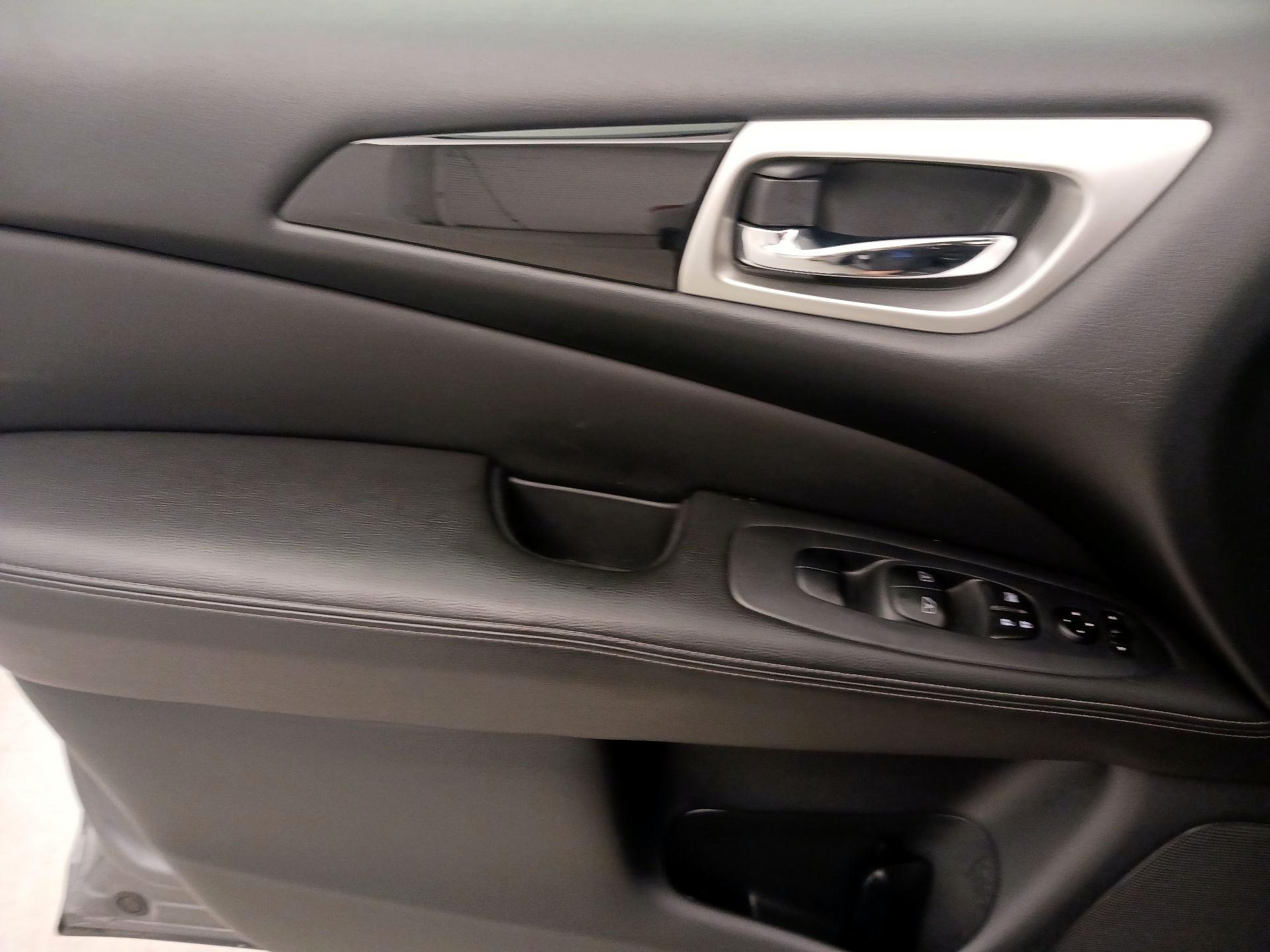 Thumbnail: 2020 Nissan Pathfinder - 12