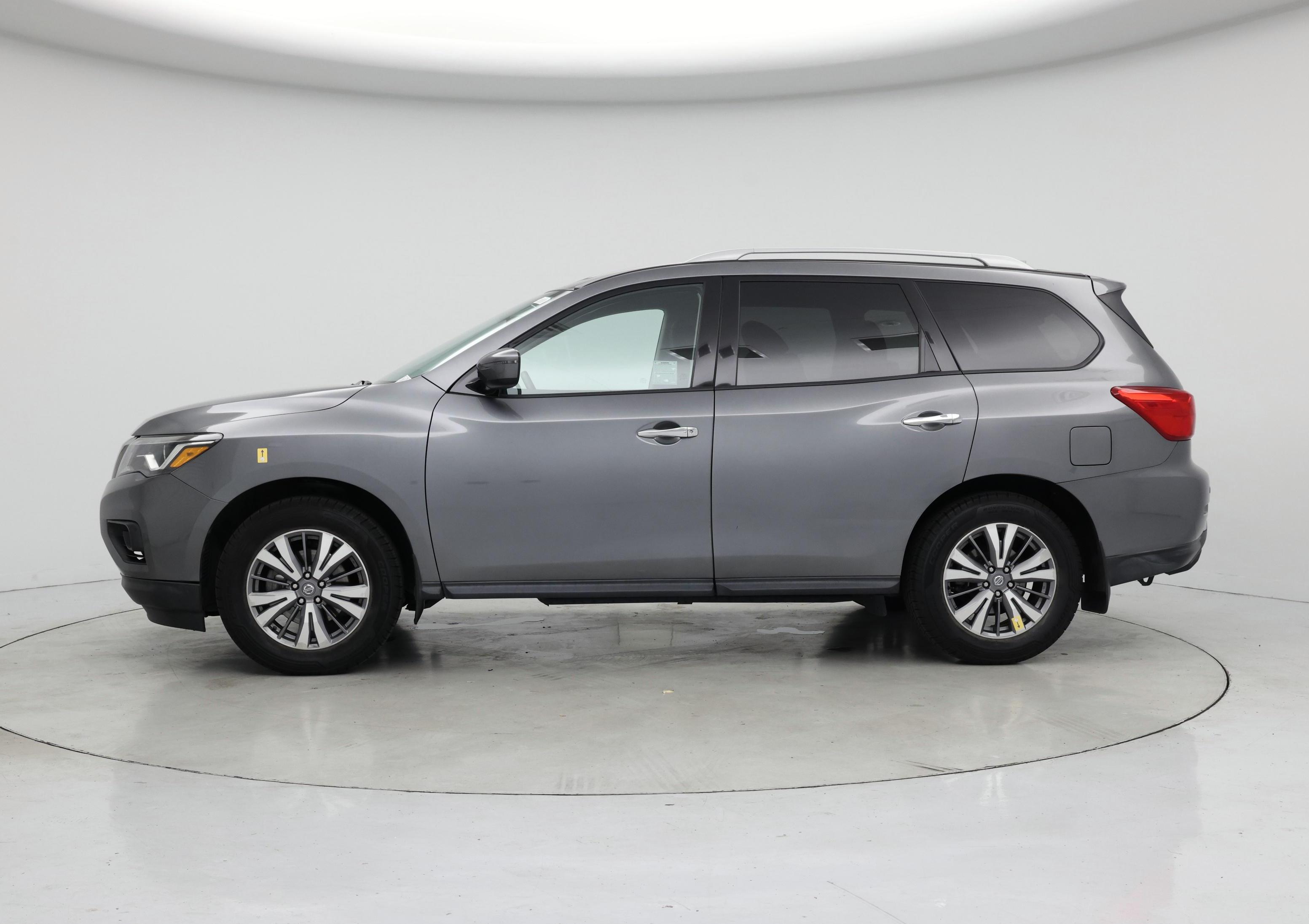 Thumbnail: 2020 Nissan Pathfinder - 3
