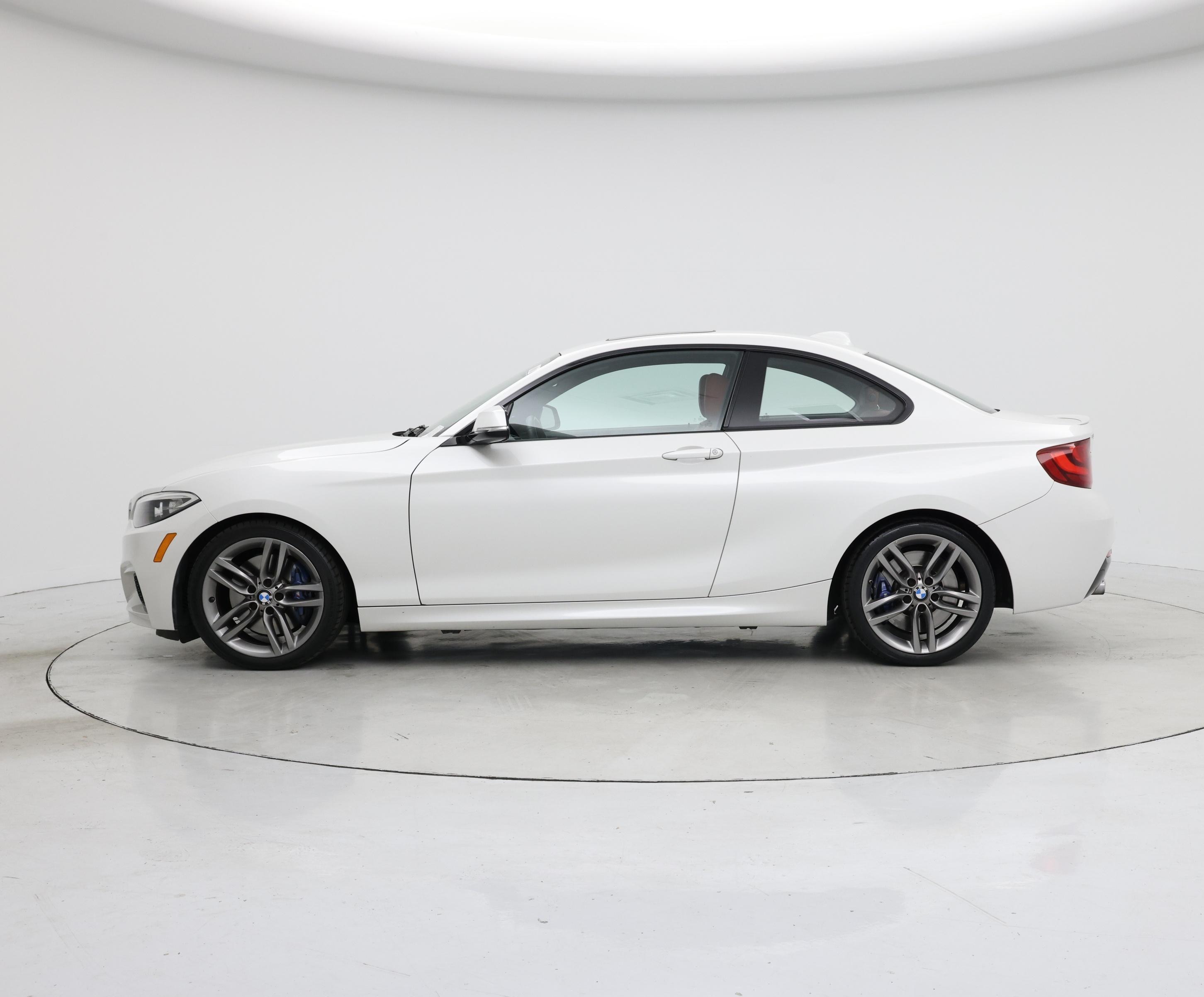 Thumbnail: 2015 BMW 2 Series - 3
