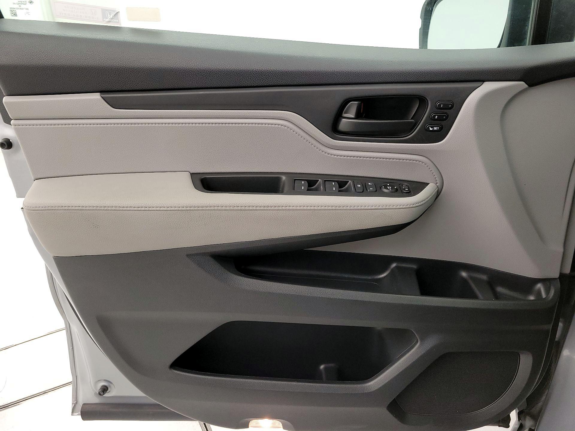 Thumbnail: 2019 Honda Odyssey - 12