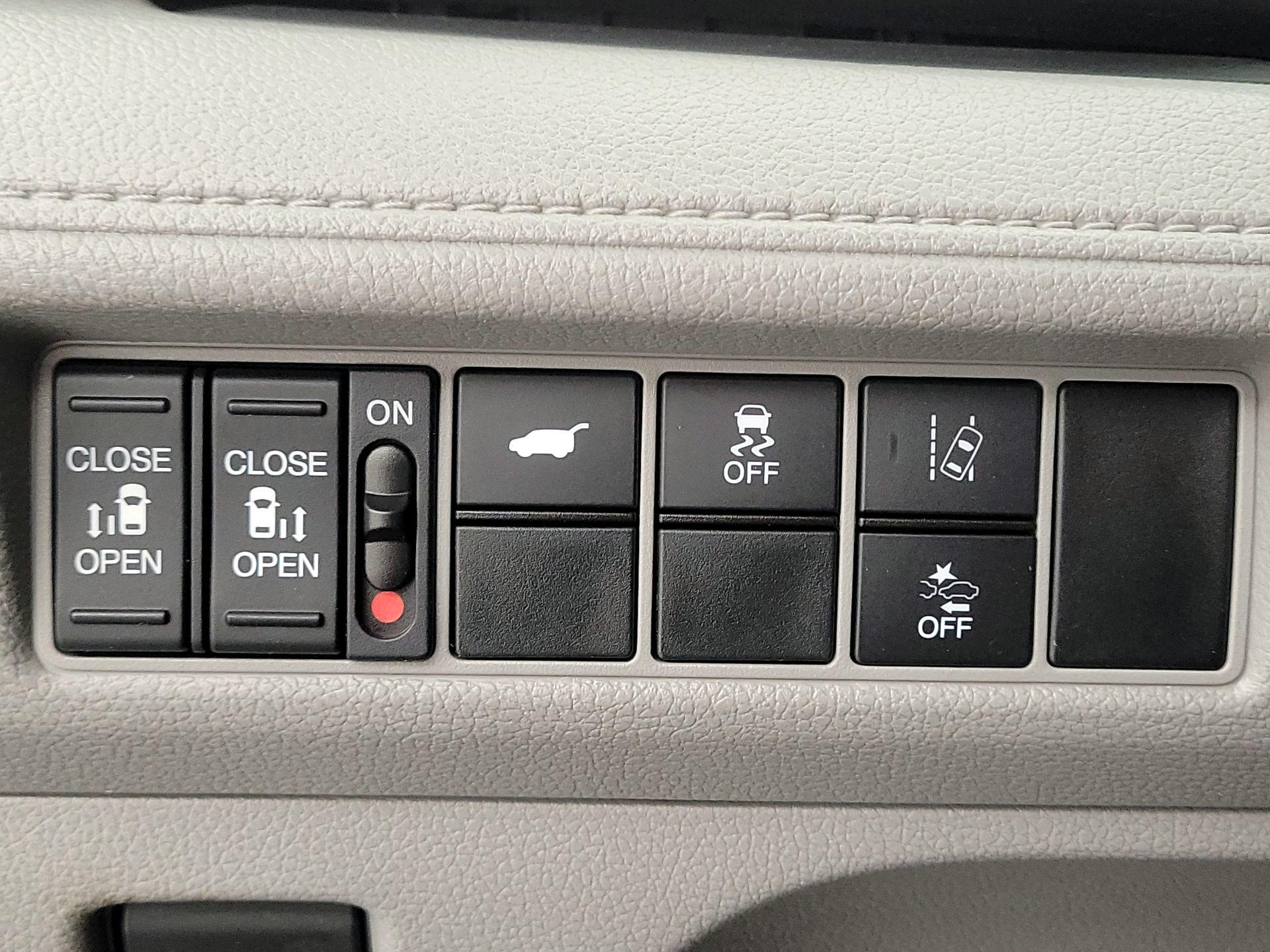 Thumbnail: 2019 Honda Odyssey - 13