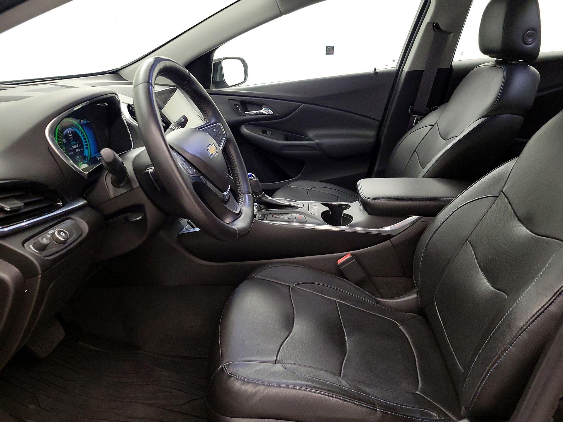 Thumbnail: 2017 Chevrolet Volt - 11