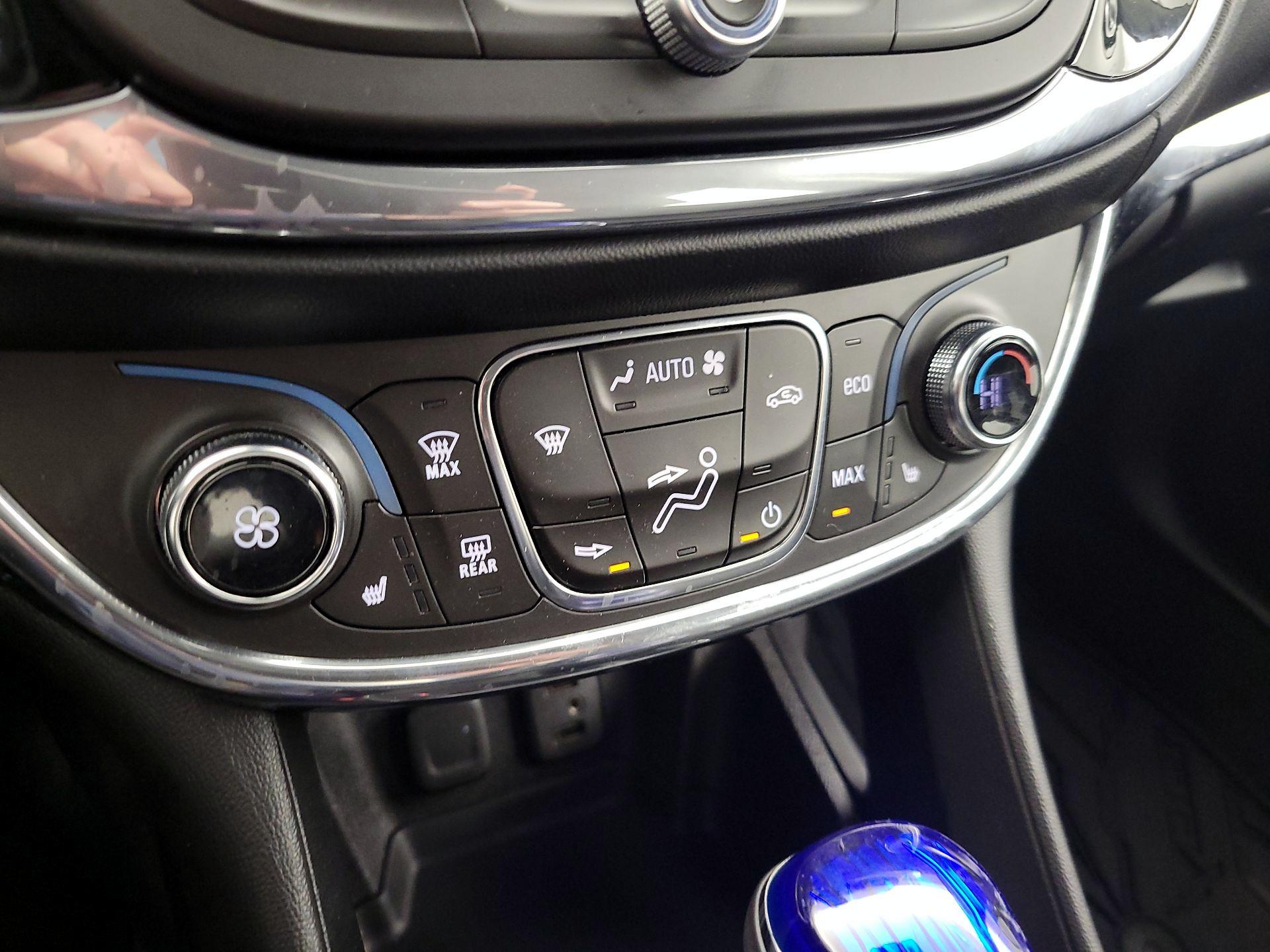 Thumbnail: 2017 Chevrolet Volt - 16