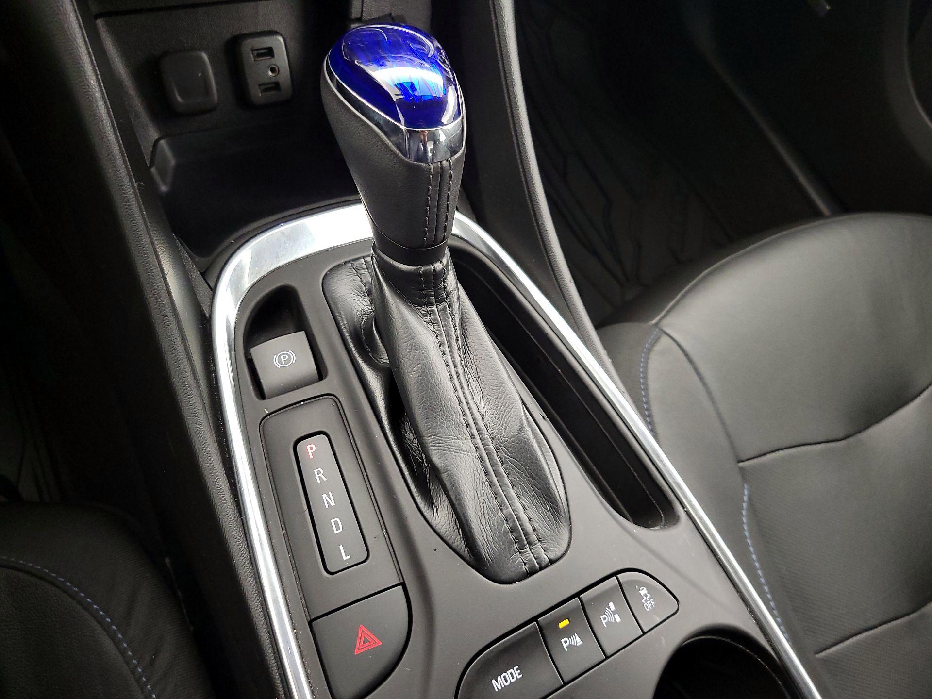 Thumbnail: 2017 Chevrolet Volt - 17