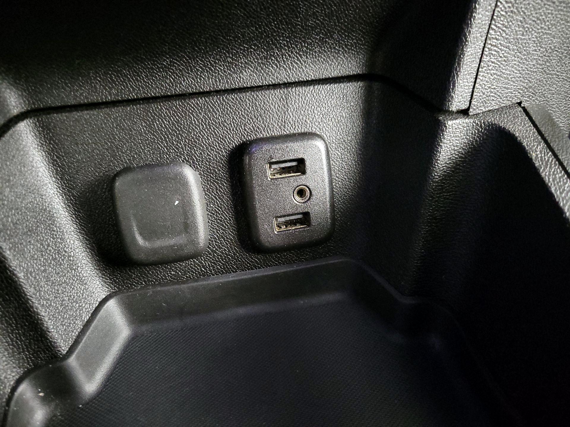 Thumbnail: 2017 Chevrolet Volt - 18