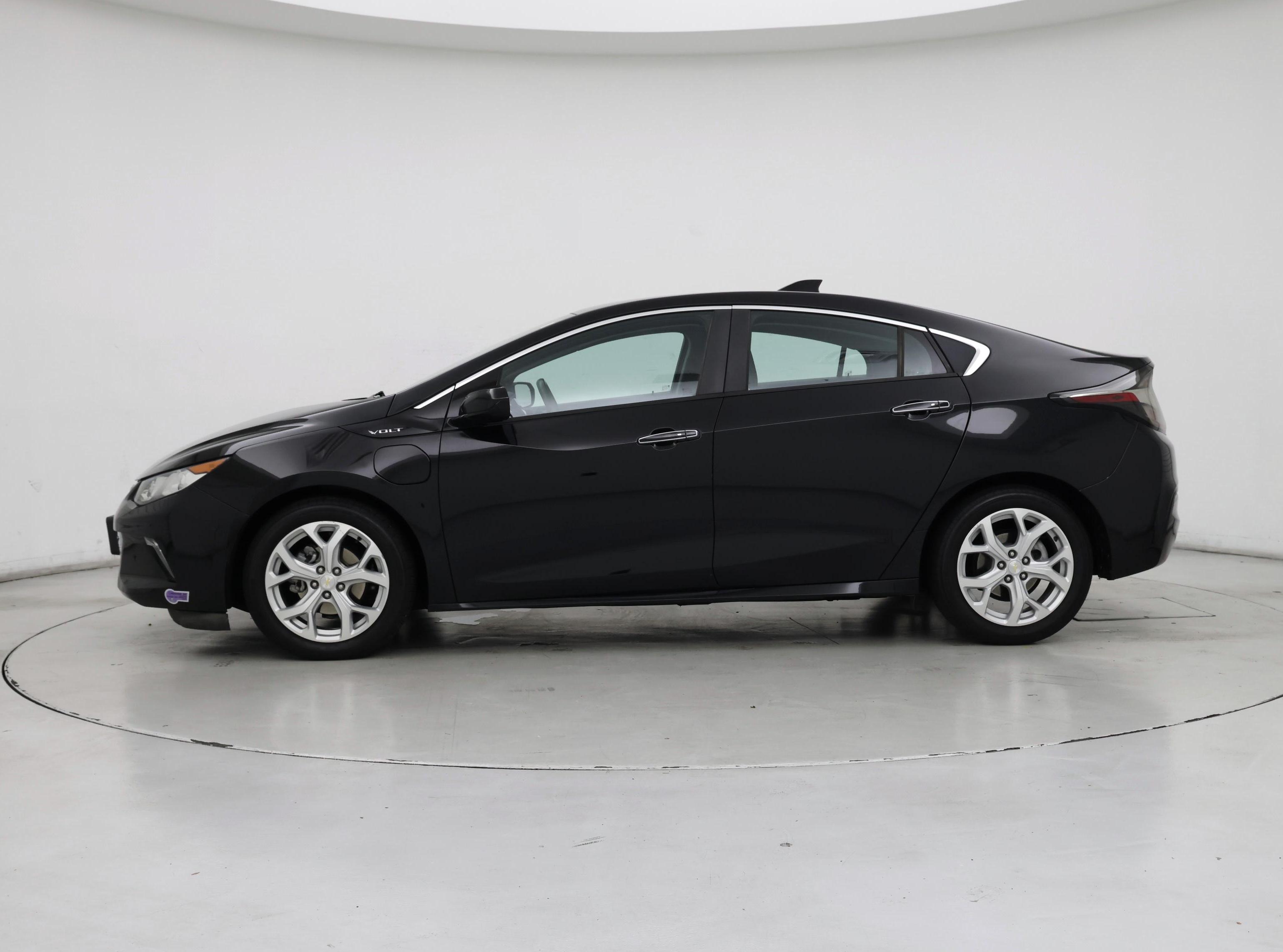 Thumbnail: 2017 Chevrolet Volt - 3