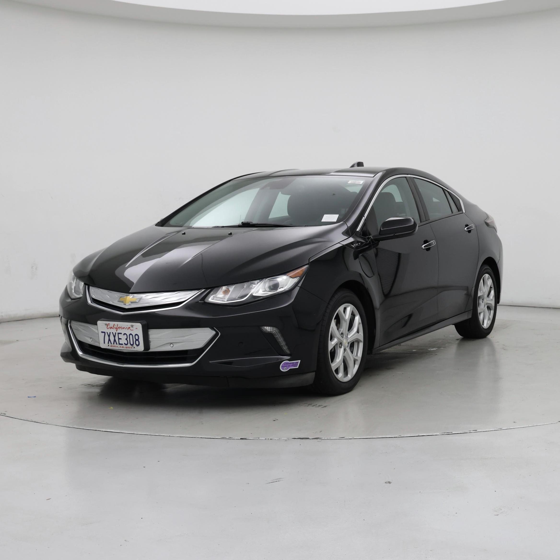 Thumbnail: 2017 Chevrolet Volt - 4