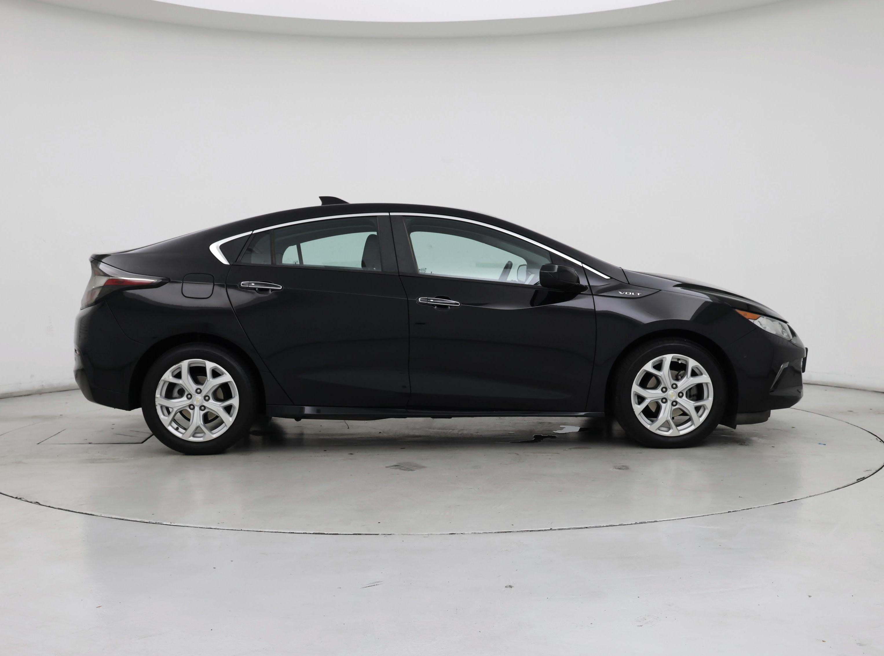 Thumbnail: 2017 Chevrolet Volt - 7
