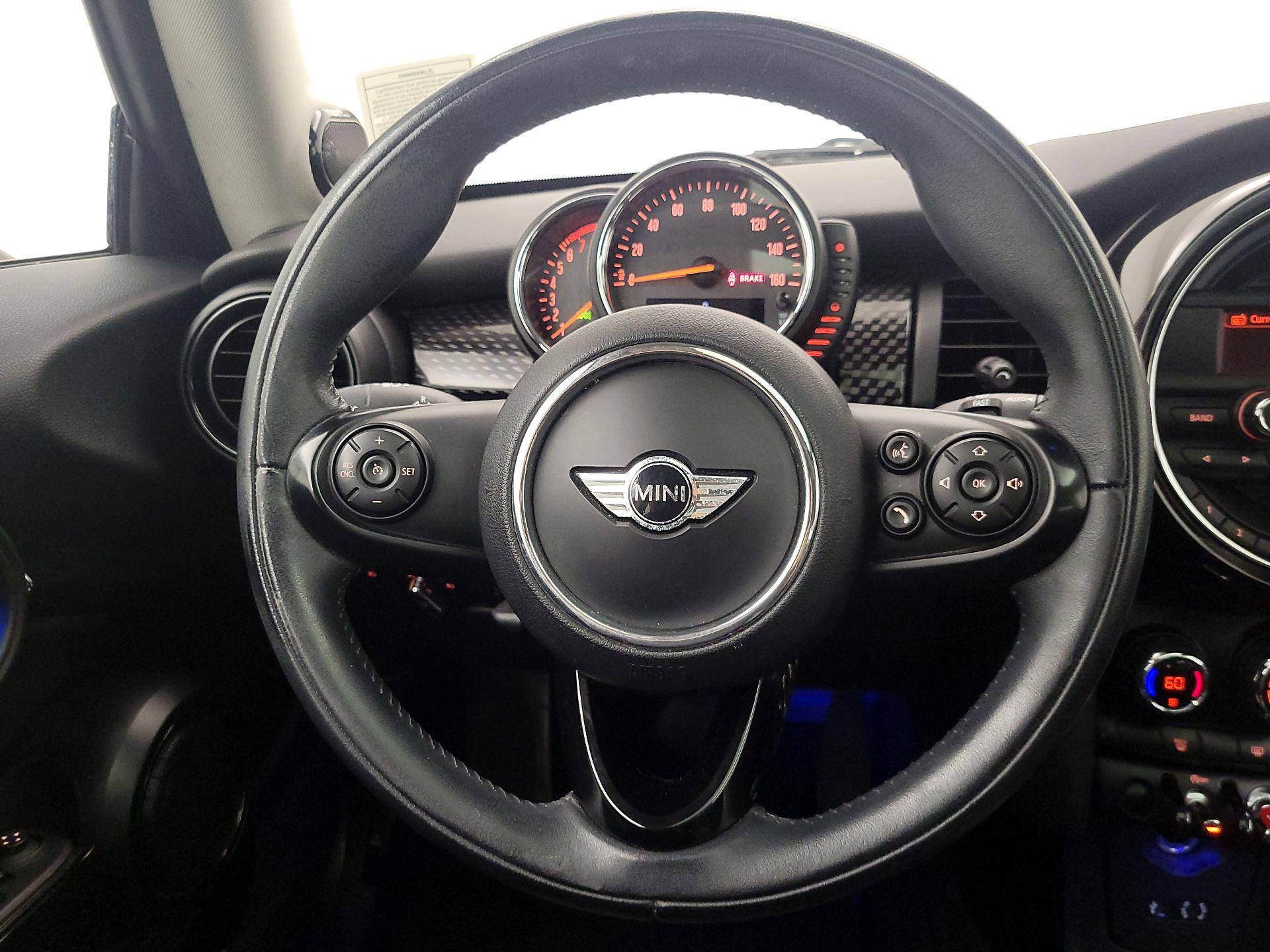 Thumbnail: 2016 MINI Cooper Hardtop - 10