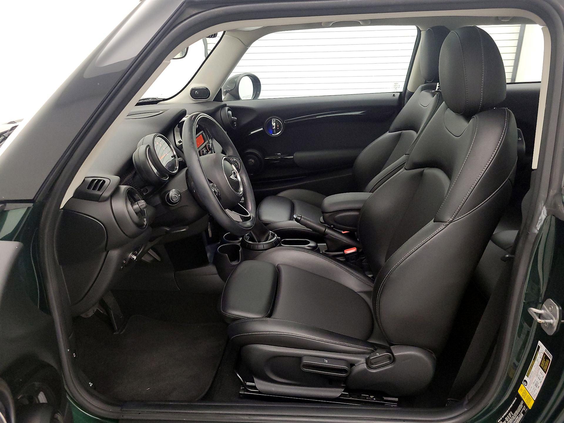 Thumbnail: 2016 MINI Cooper Hardtop - 11