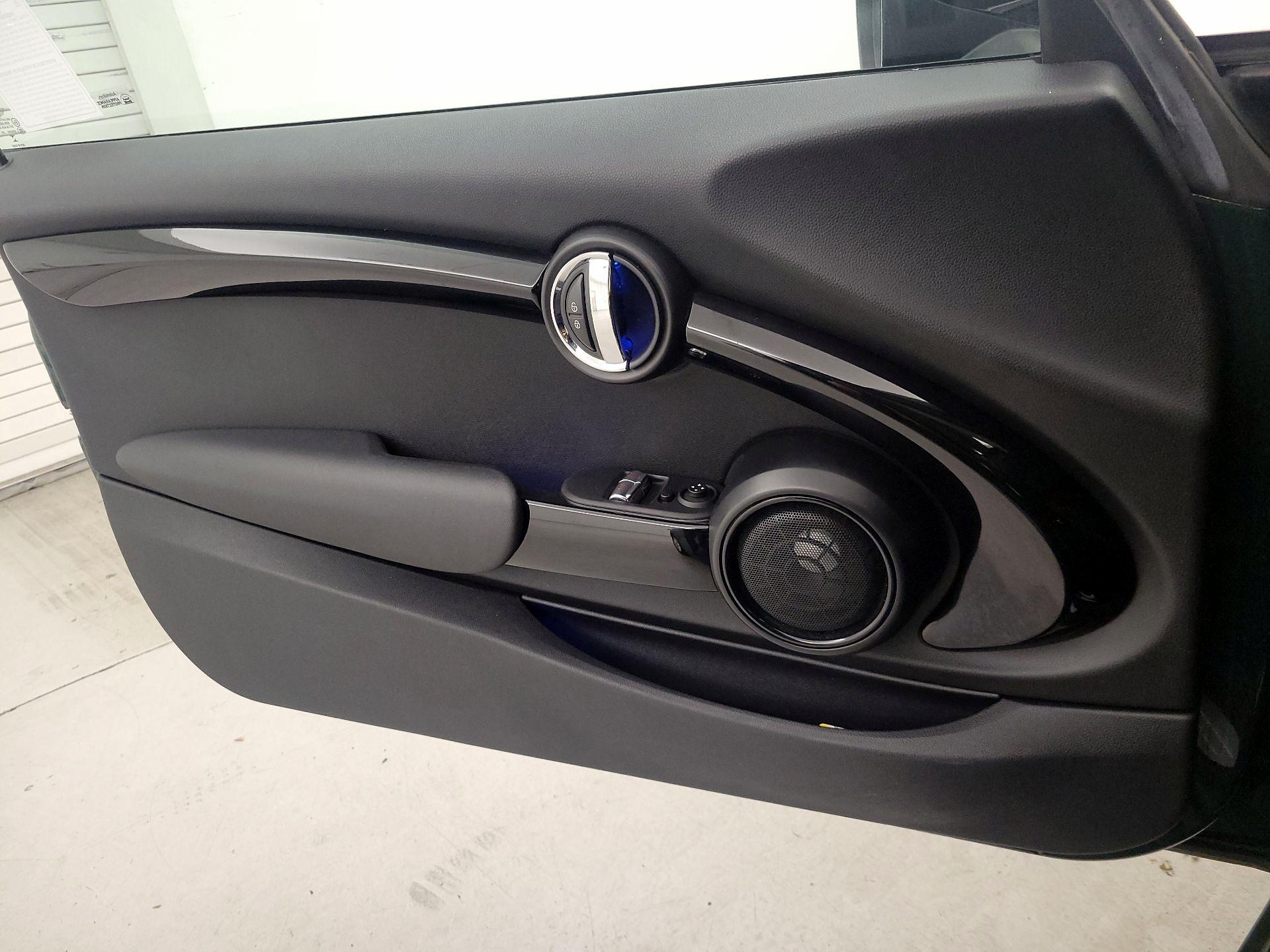 Thumbnail: 2016 MINI Cooper Hardtop - 12