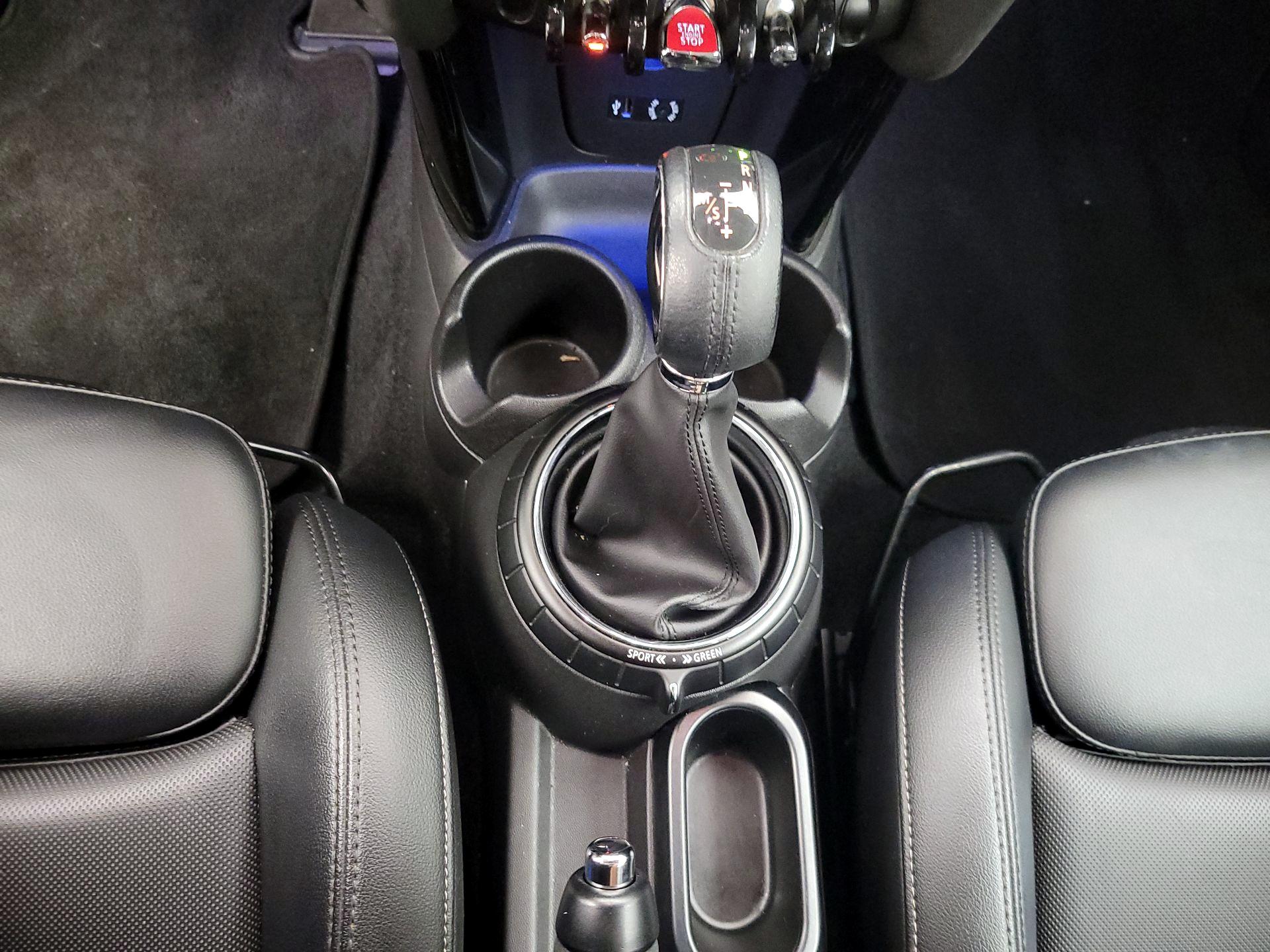 Thumbnail: 2016 MINI Cooper Hardtop - 16