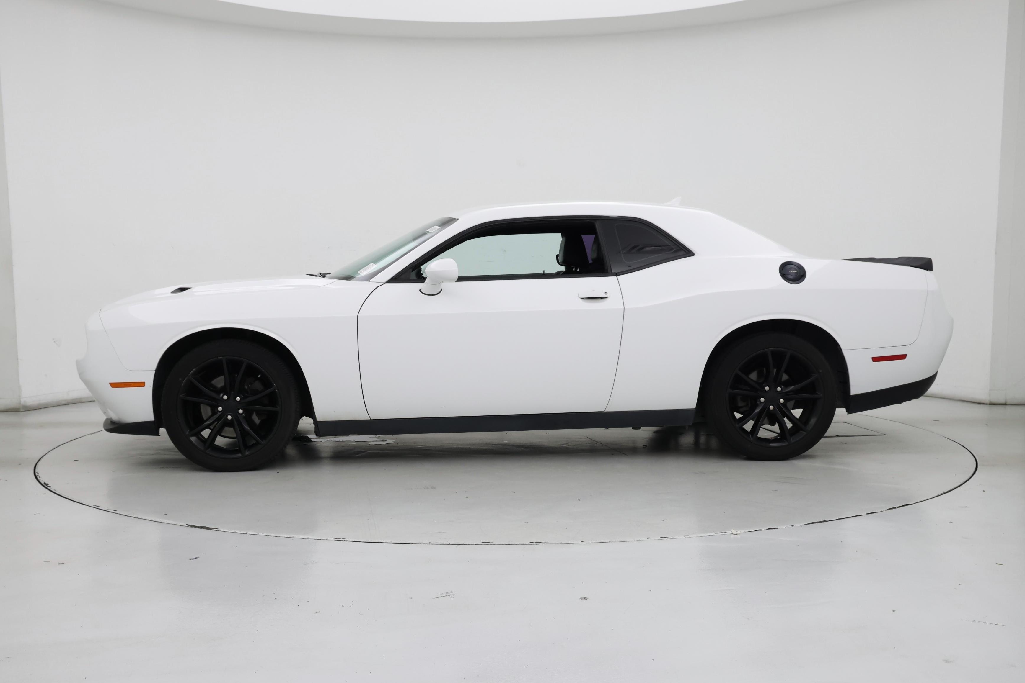 Thumbnail: 2016 Dodge Challenger - 3