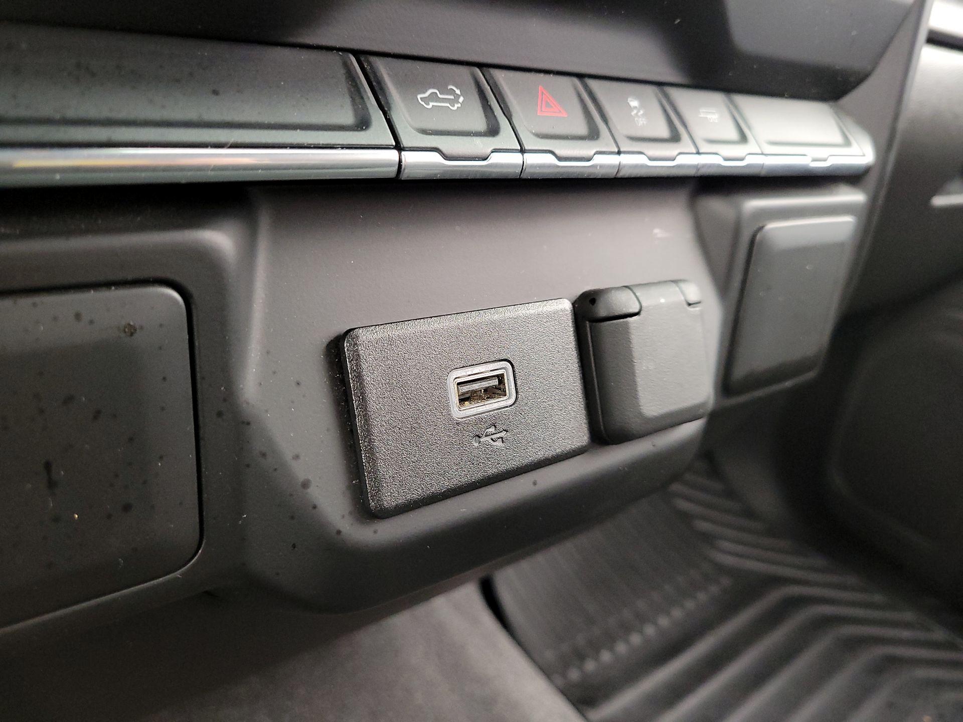Thumbnail: 2019 Chevrolet Silverado 1500 - 18