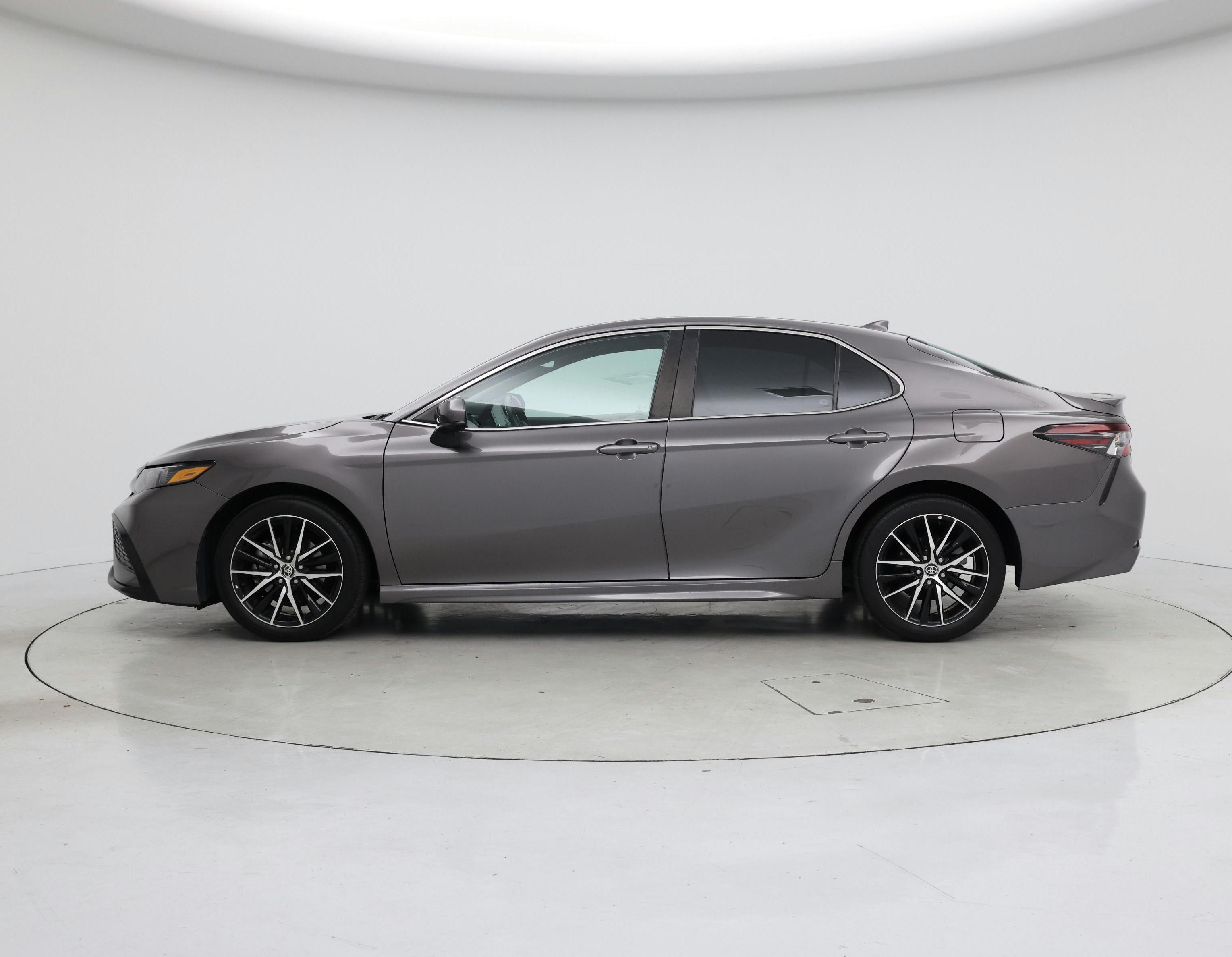 Thumbnail: 2021 Toyota Camry - 3