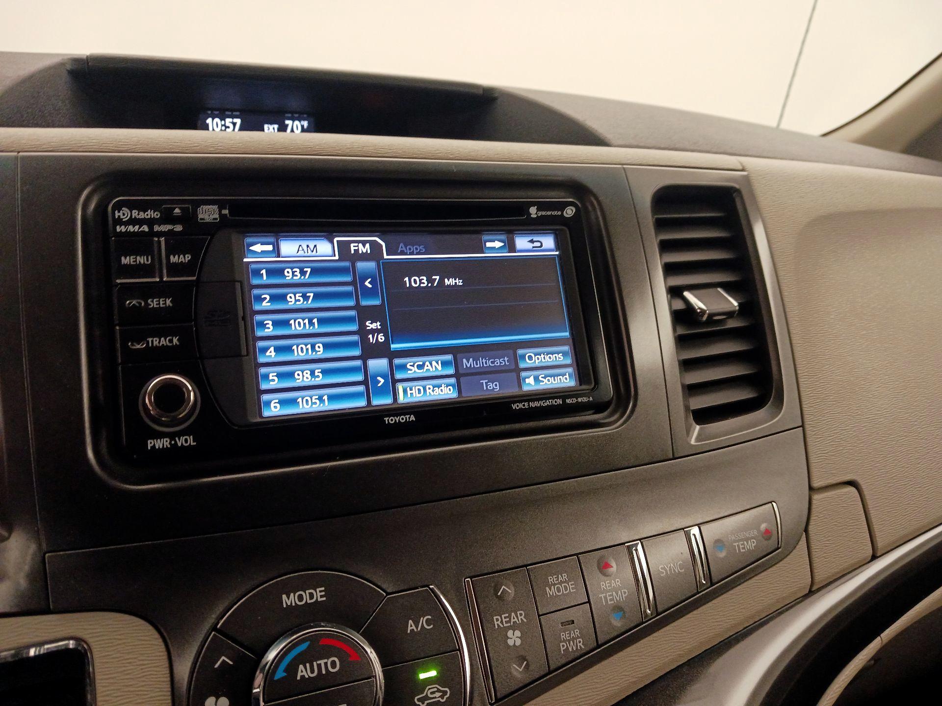 Thumbnail: 2013 Toyota Sienna - 16