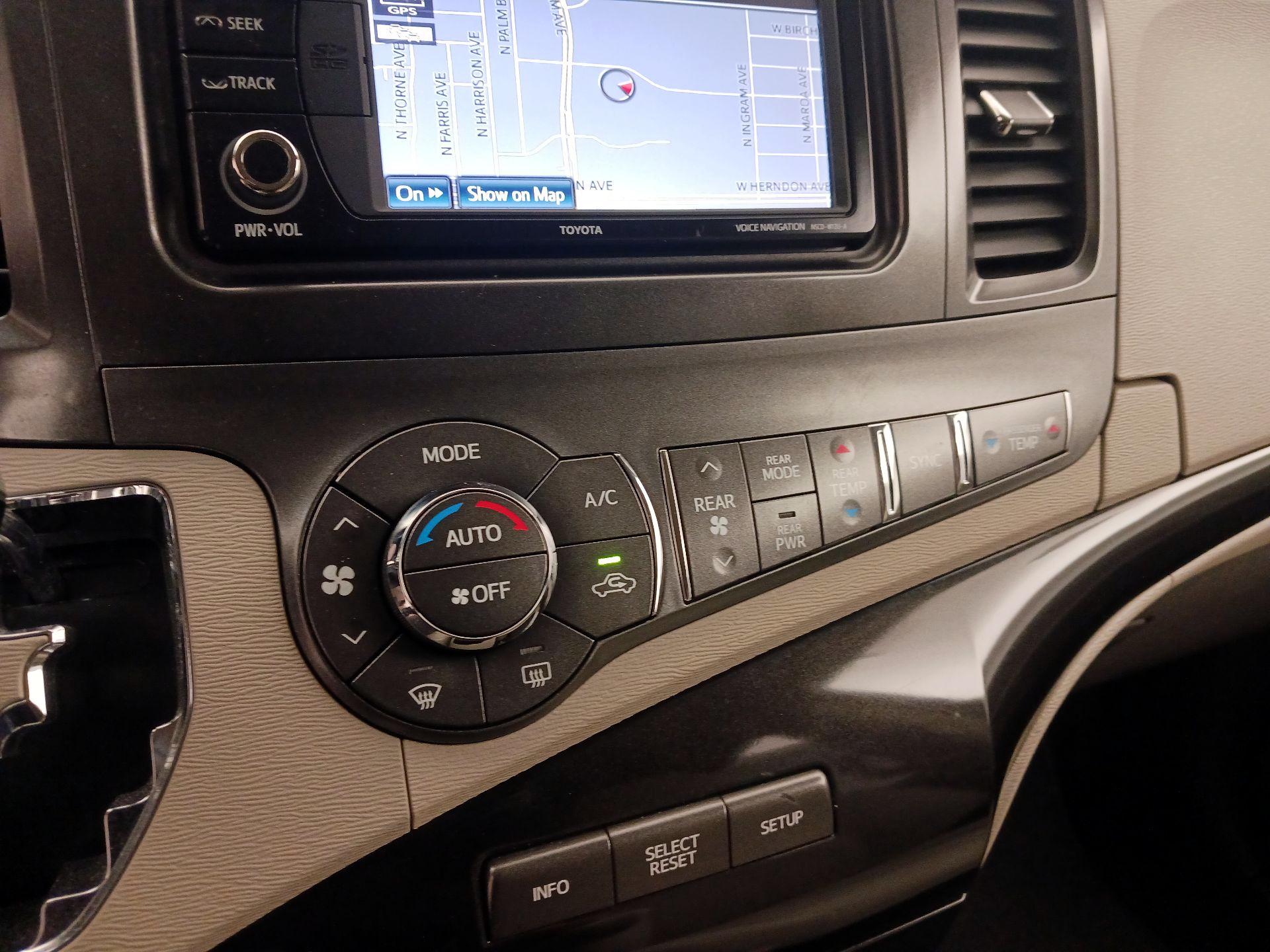 Thumbnail: 2013 Toyota Sienna - 17