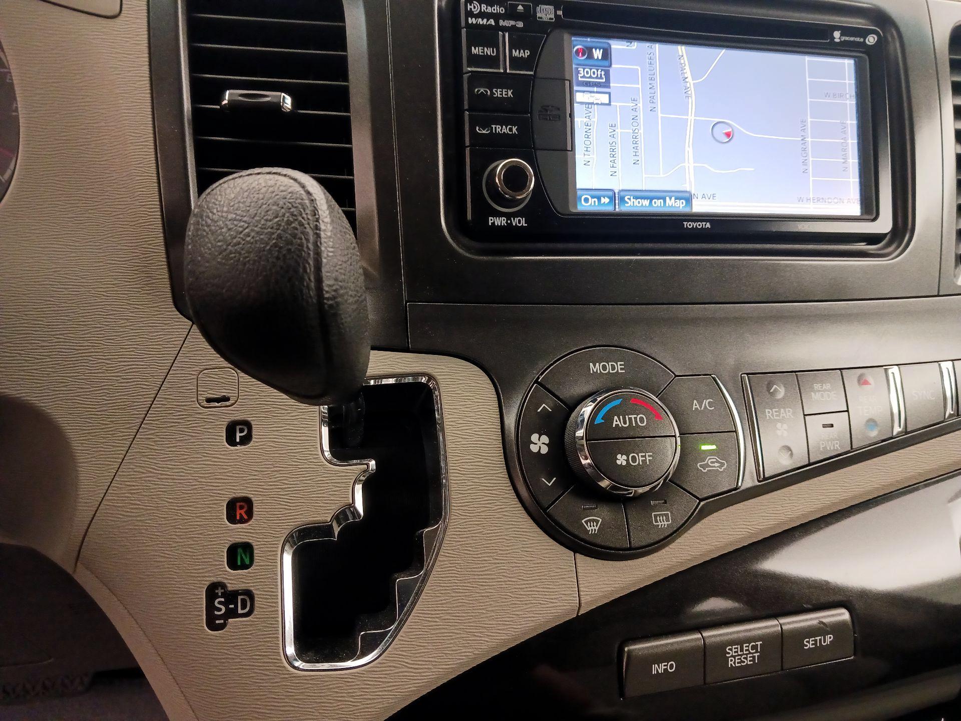 Thumbnail: 2013 Toyota Sienna - 18