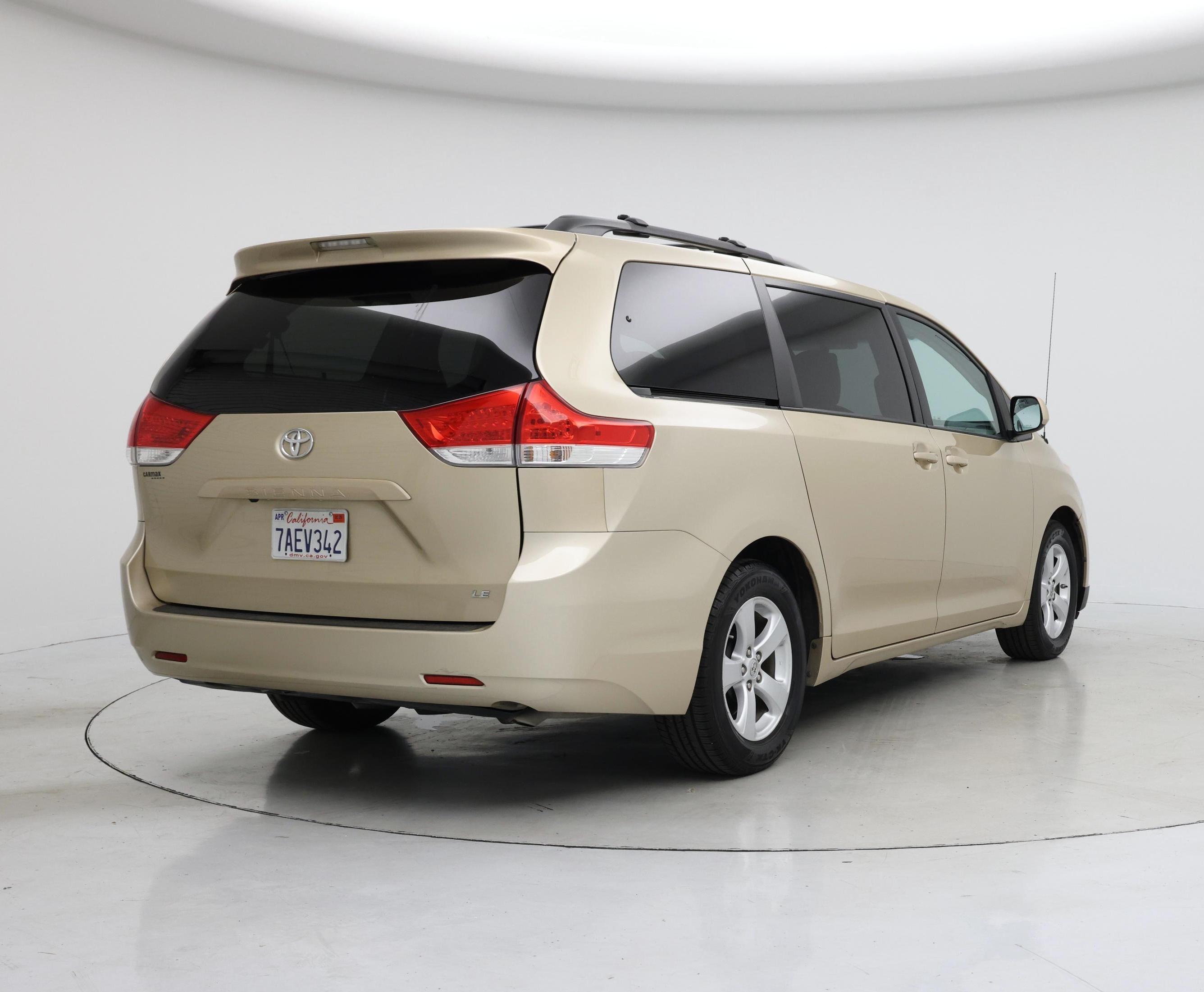 Thumbnail: 2013 Toyota Sienna - 8