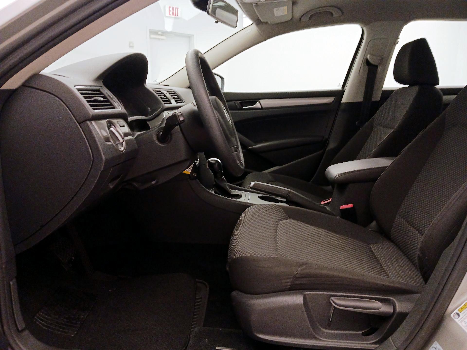 Thumbnail: 2014 Volkswagen Passat - 11