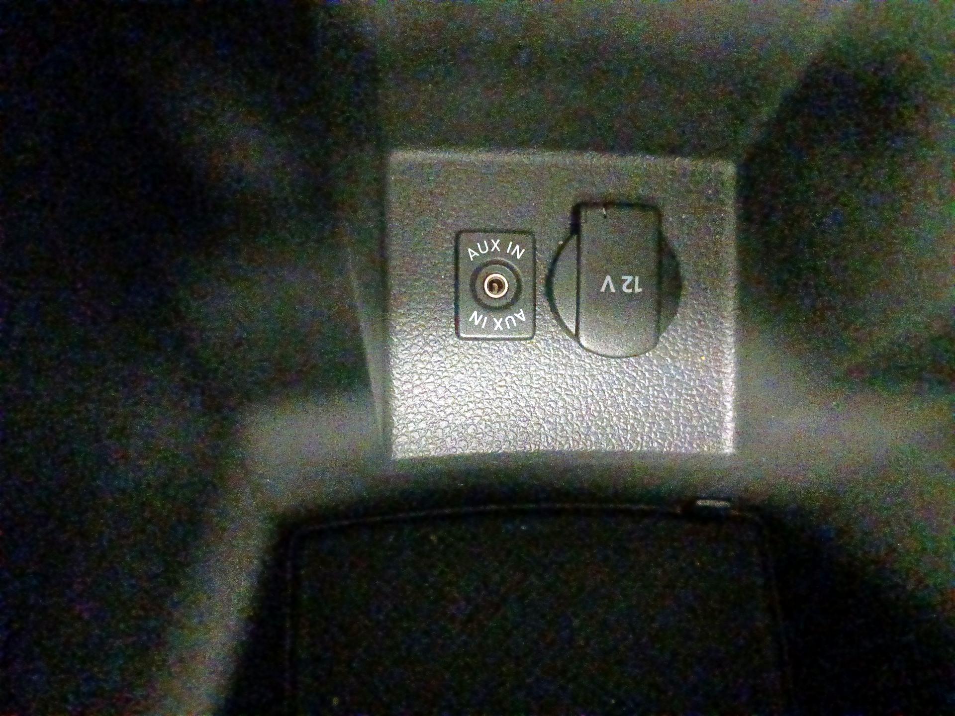 Thumbnail: 2014 Volkswagen Passat - 17