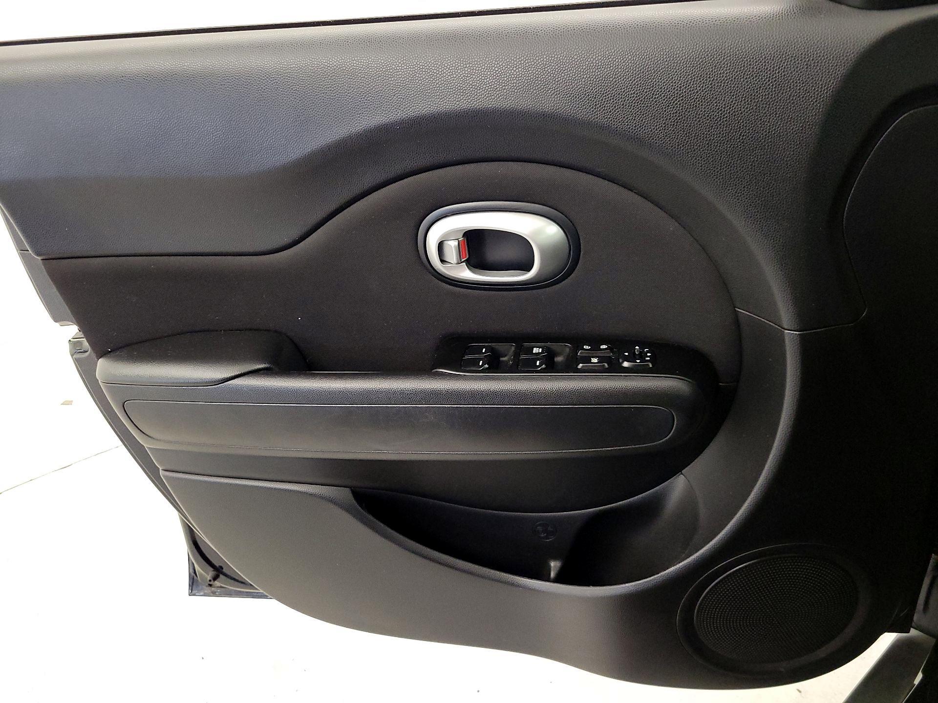 Thumbnail: 2016 Kia Soul - 12