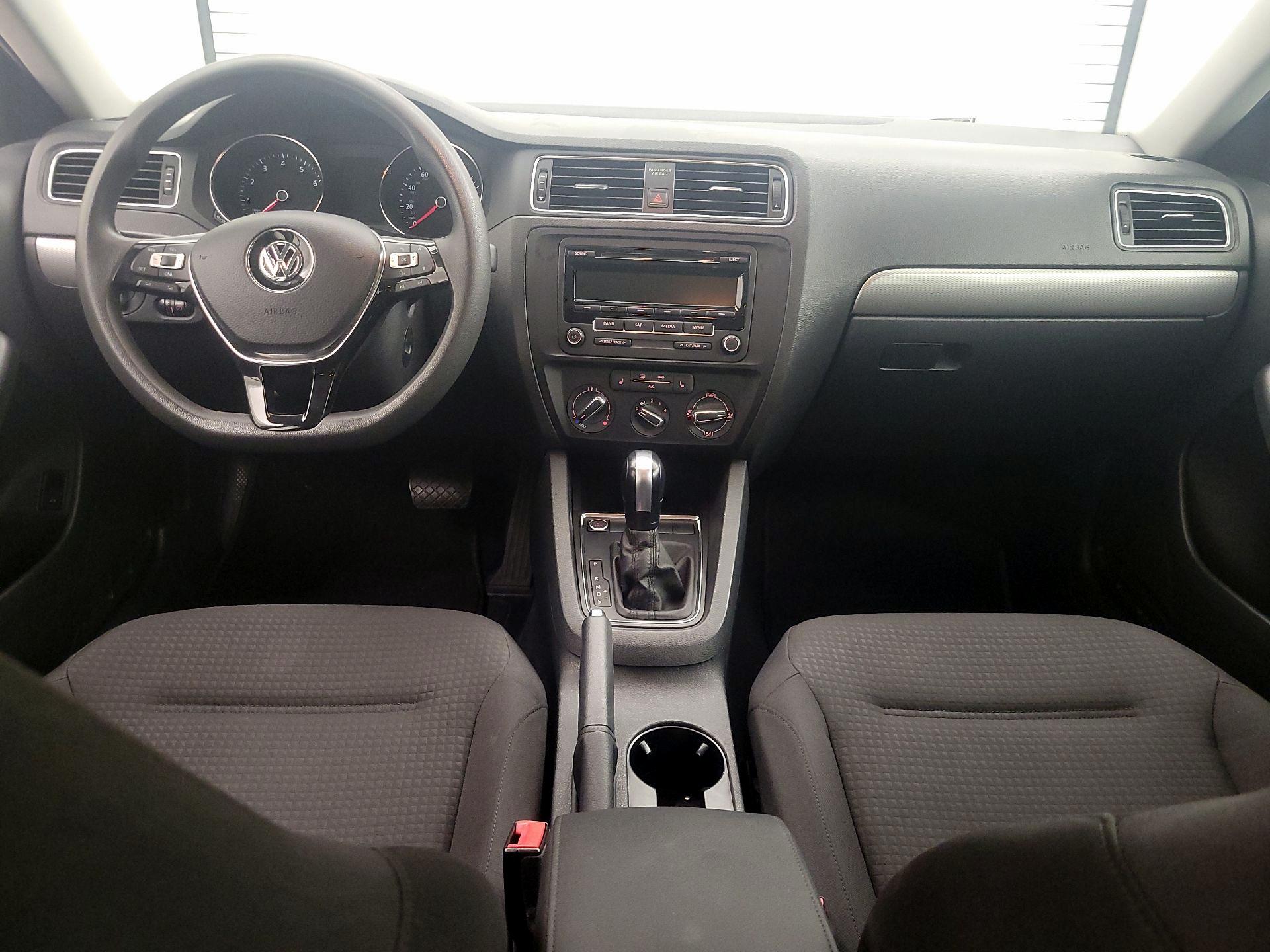 Thumbnail: 2015 Volkswagen Jetta - 9