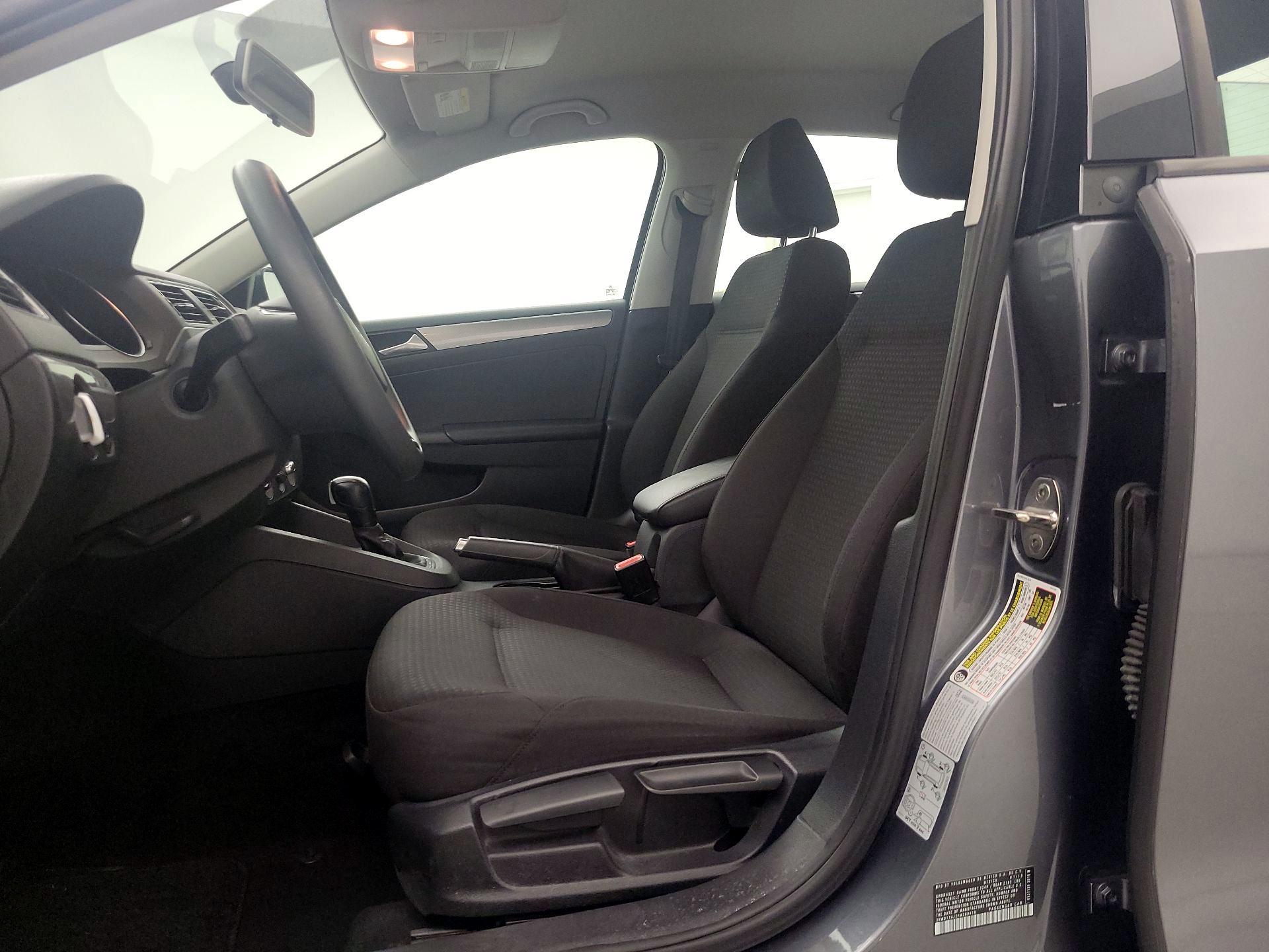 Thumbnail: 2015 Volkswagen Jetta - 11