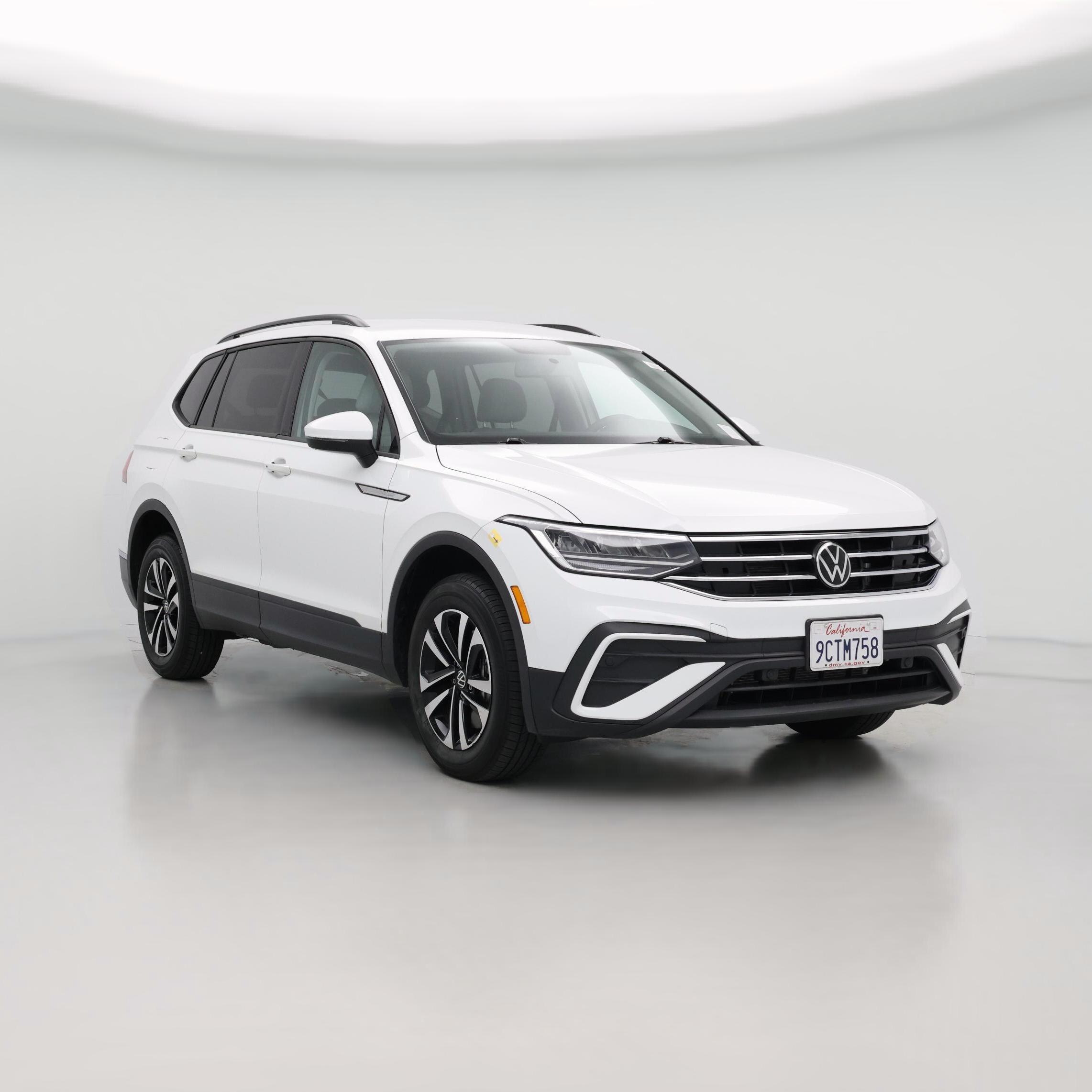Thumbnail: 2022 Volkswagen Tiguan - 1
