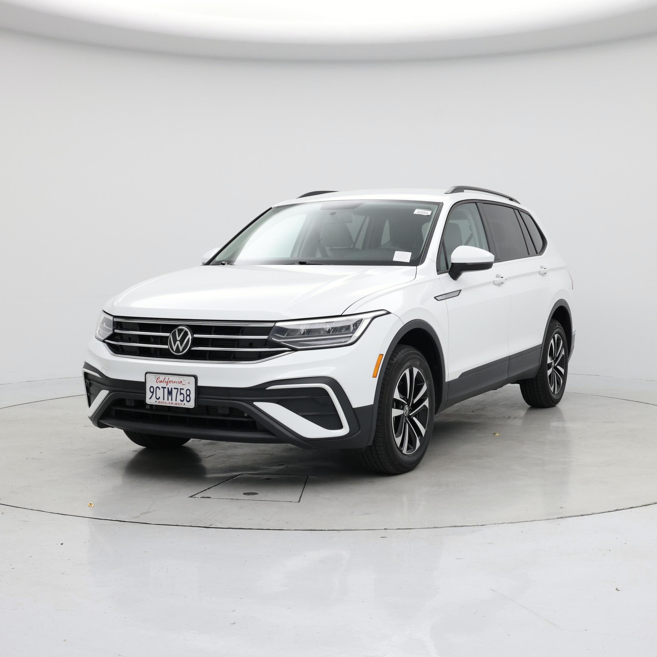 Thumbnail: 2022 Volkswagen Tiguan - 4