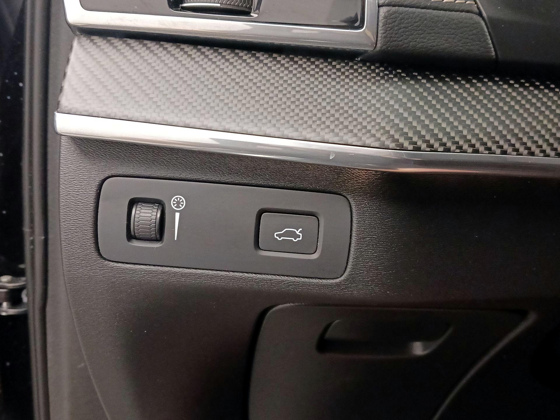 Thumbnail: 2019 Volvo XC90 - 13