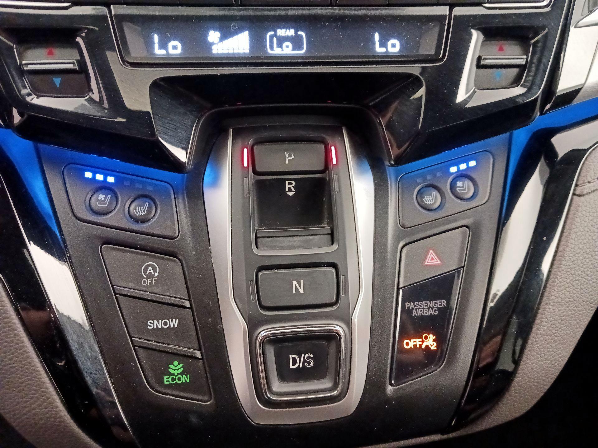 Thumbnail: 2018 Honda Odyssey - 18