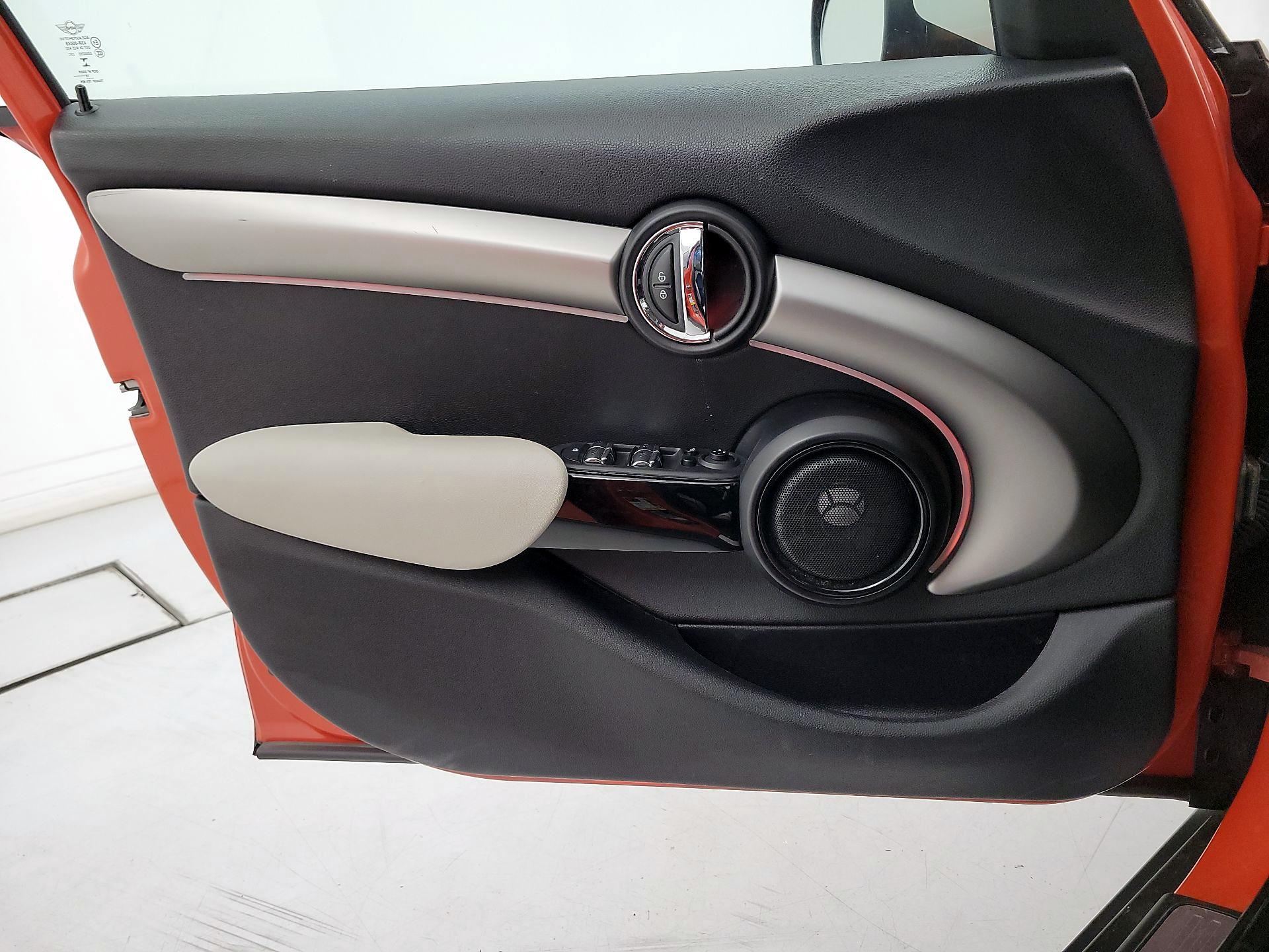 Thumbnail: 2020 MINI Cooper Hardtop - 12