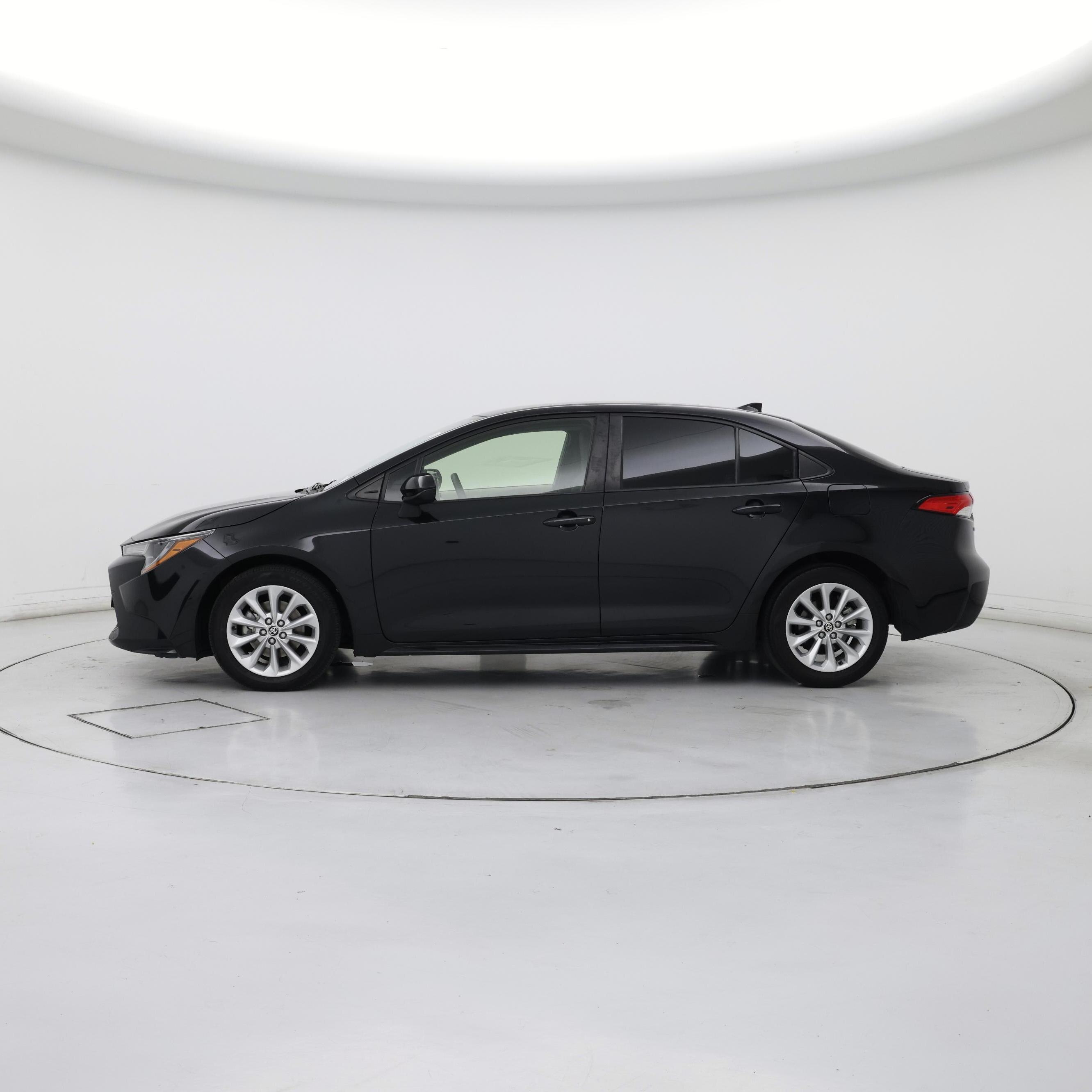 Thumbnail: 2022 Toyota Corolla - 3