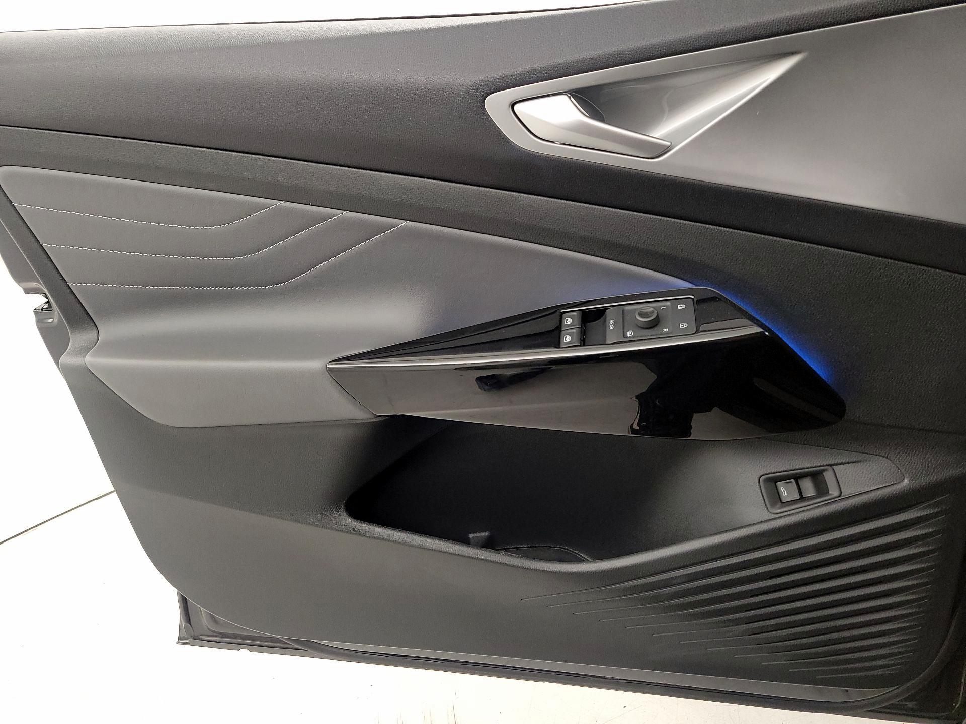 Thumbnail: 2023 Volkswagen ID.4 - 12