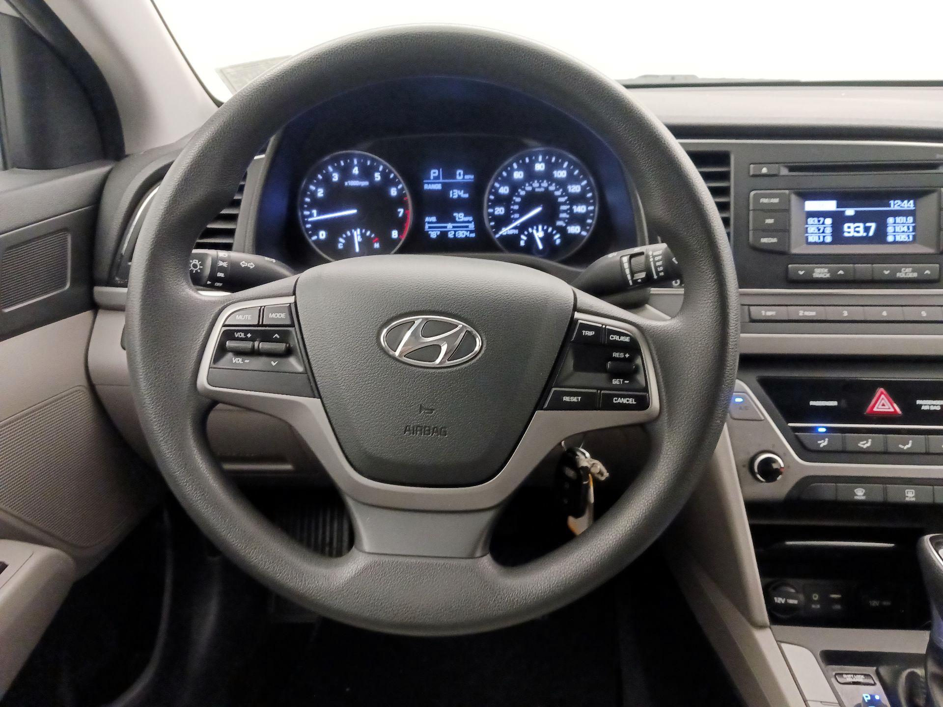 Thumbnail: 2017 Hyundai Elantra - 10