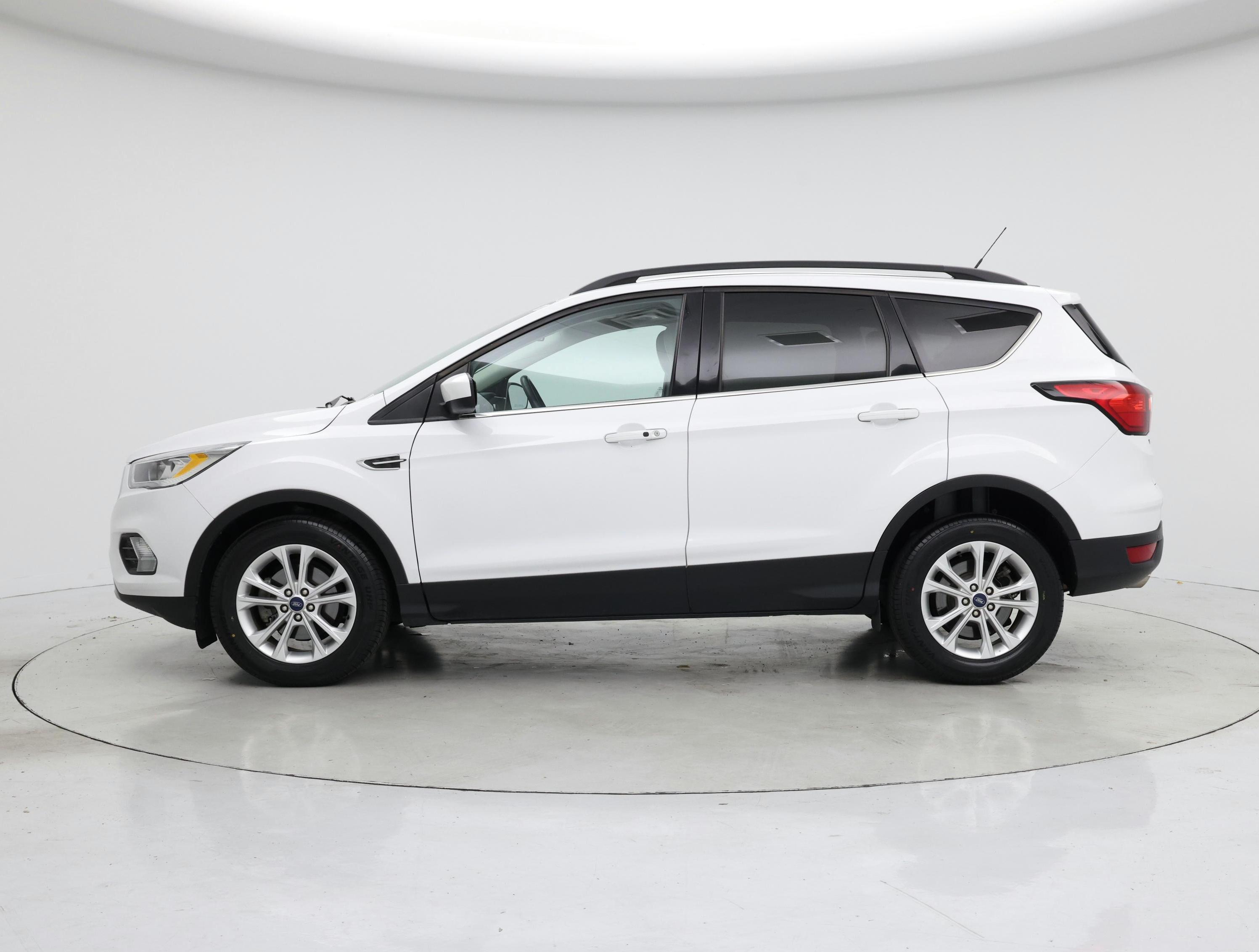 Thumbnail: 2019 Ford Escape - 3