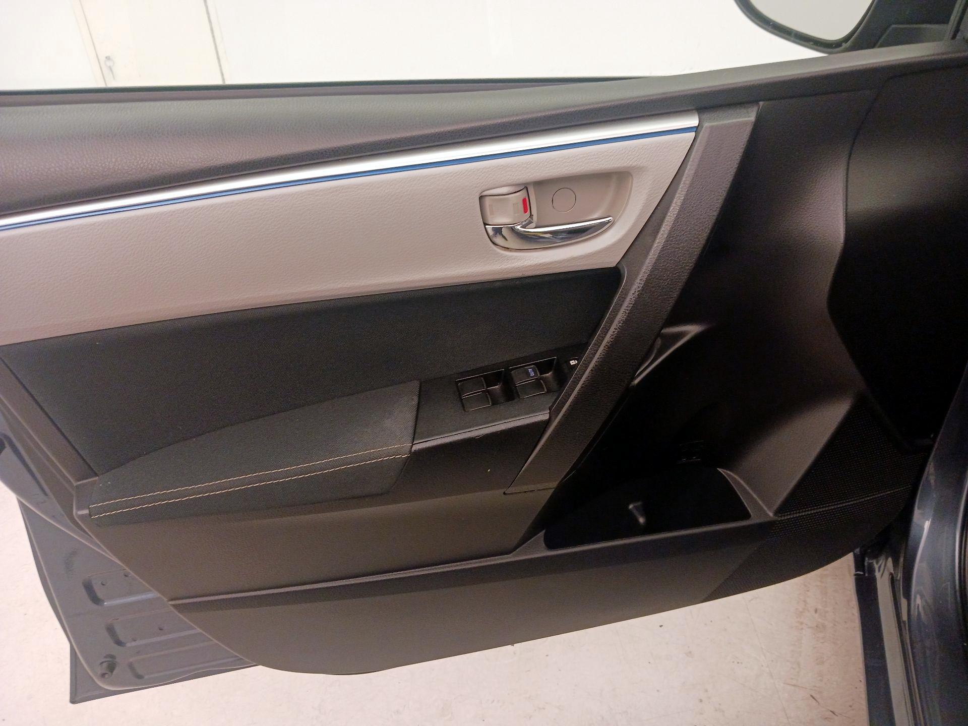 Thumbnail: 2015 Toyota Corolla - 12