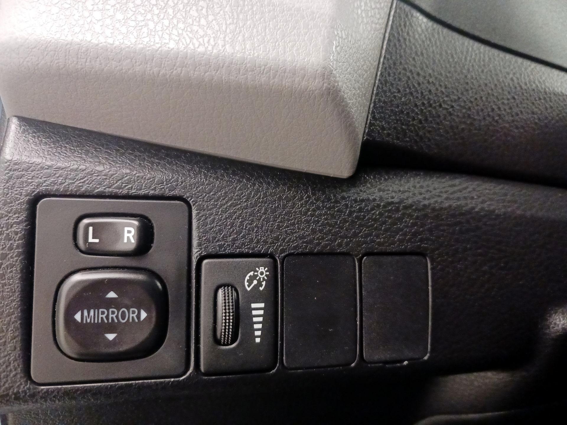 Thumbnail: 2015 Toyota Corolla - 13