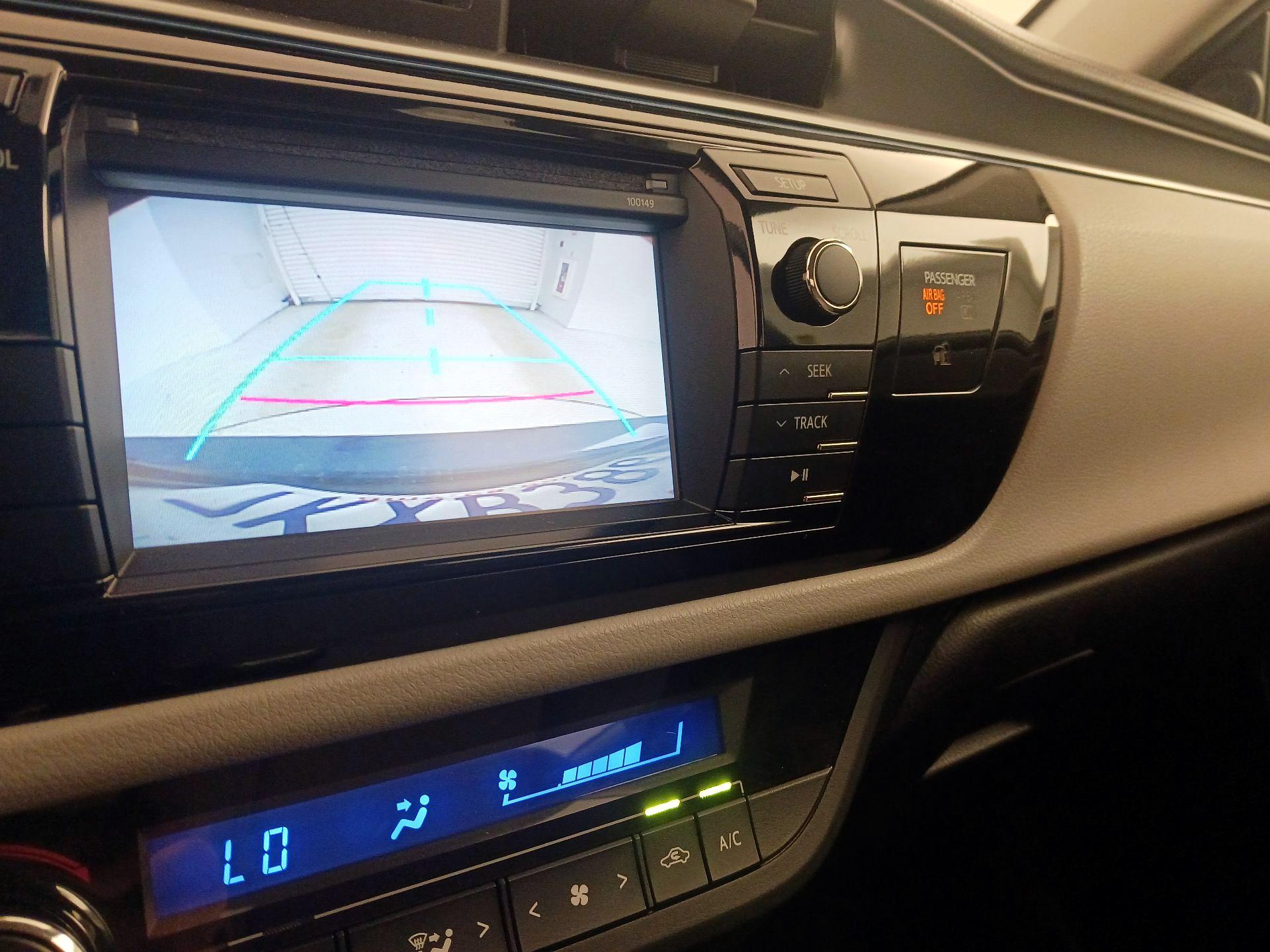 Thumbnail: 2015 Toyota Corolla - 14