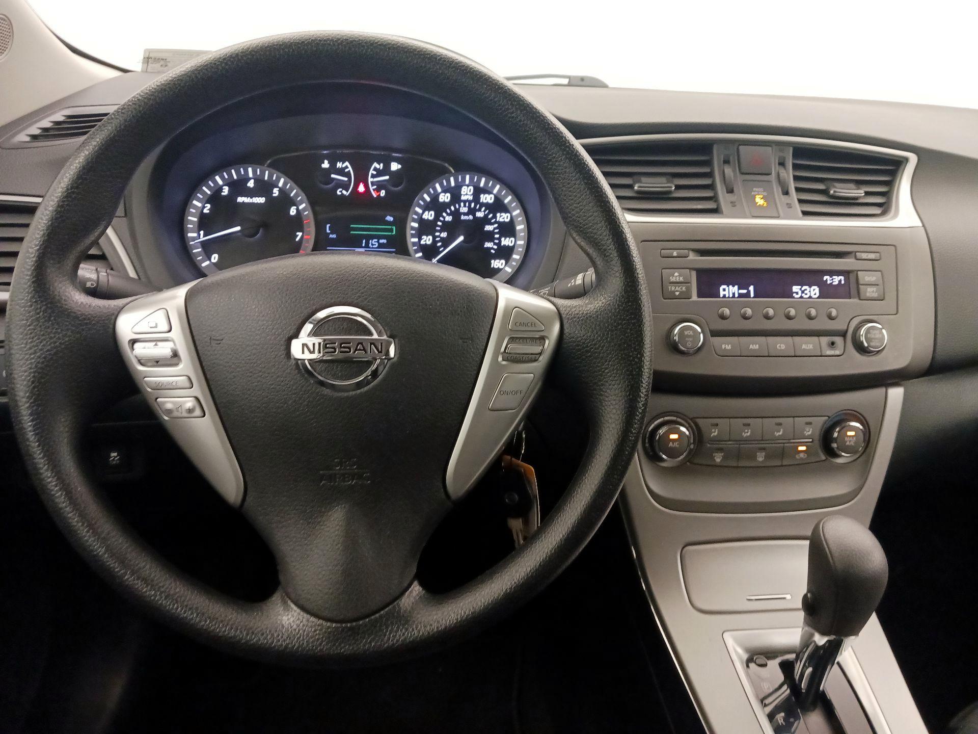 Thumbnail: 2014 Nissan Sentra - 10
