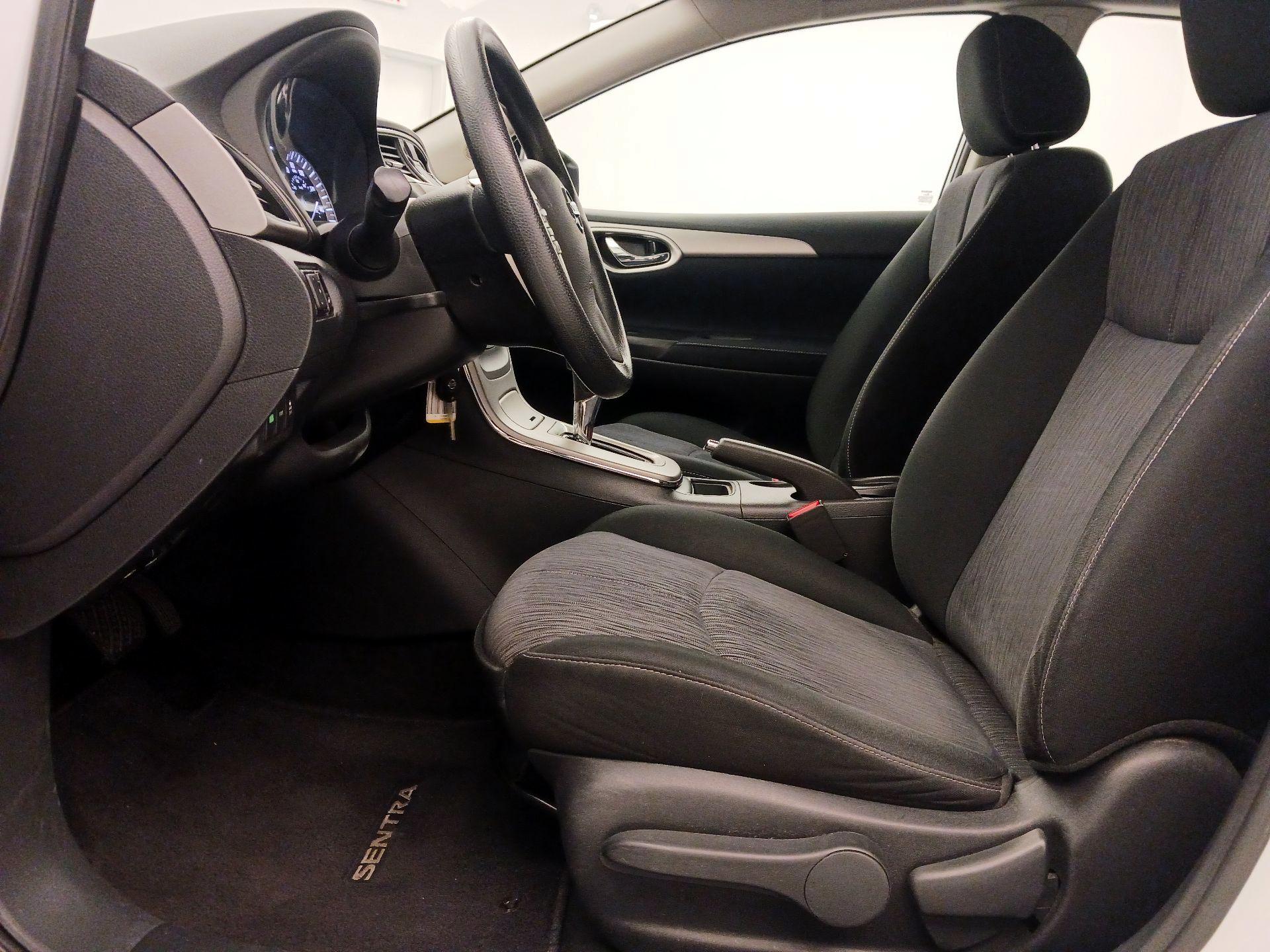 Thumbnail: 2014 Nissan Sentra - 11