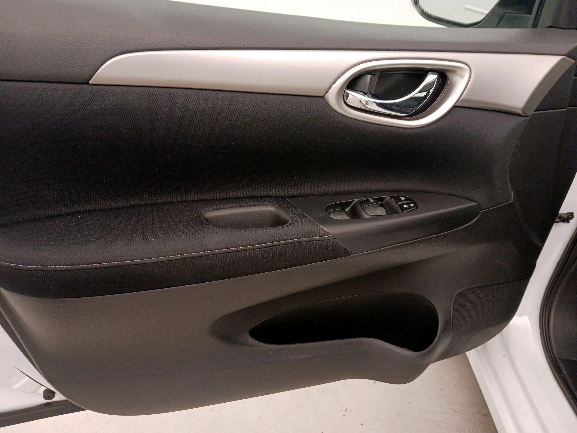 Thumbnail: 2014 Nissan Sentra - 12