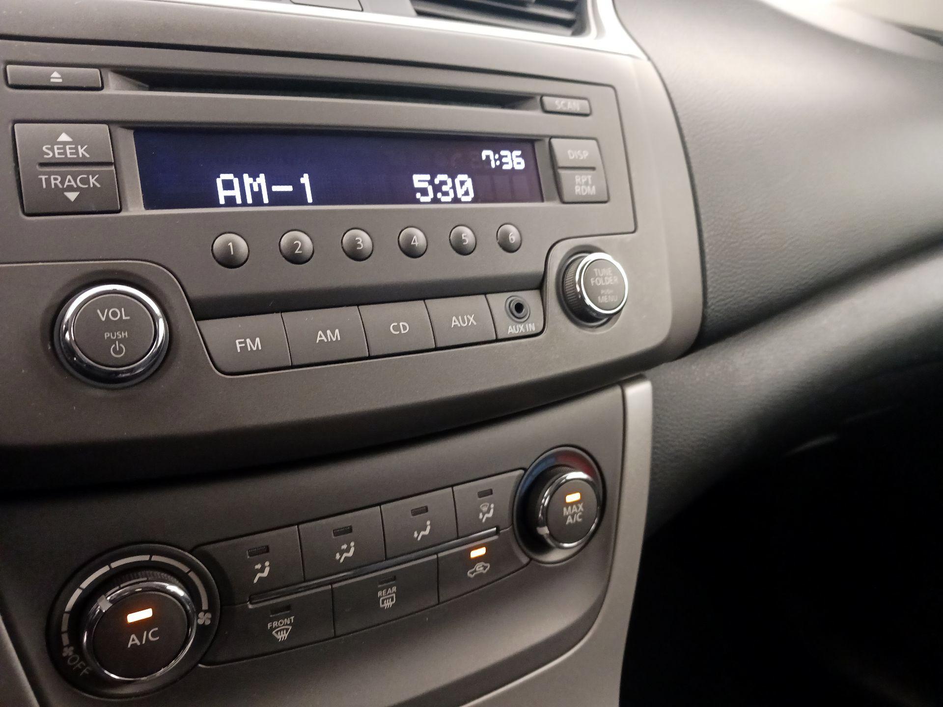 Thumbnail: 2014 Nissan Sentra - 14