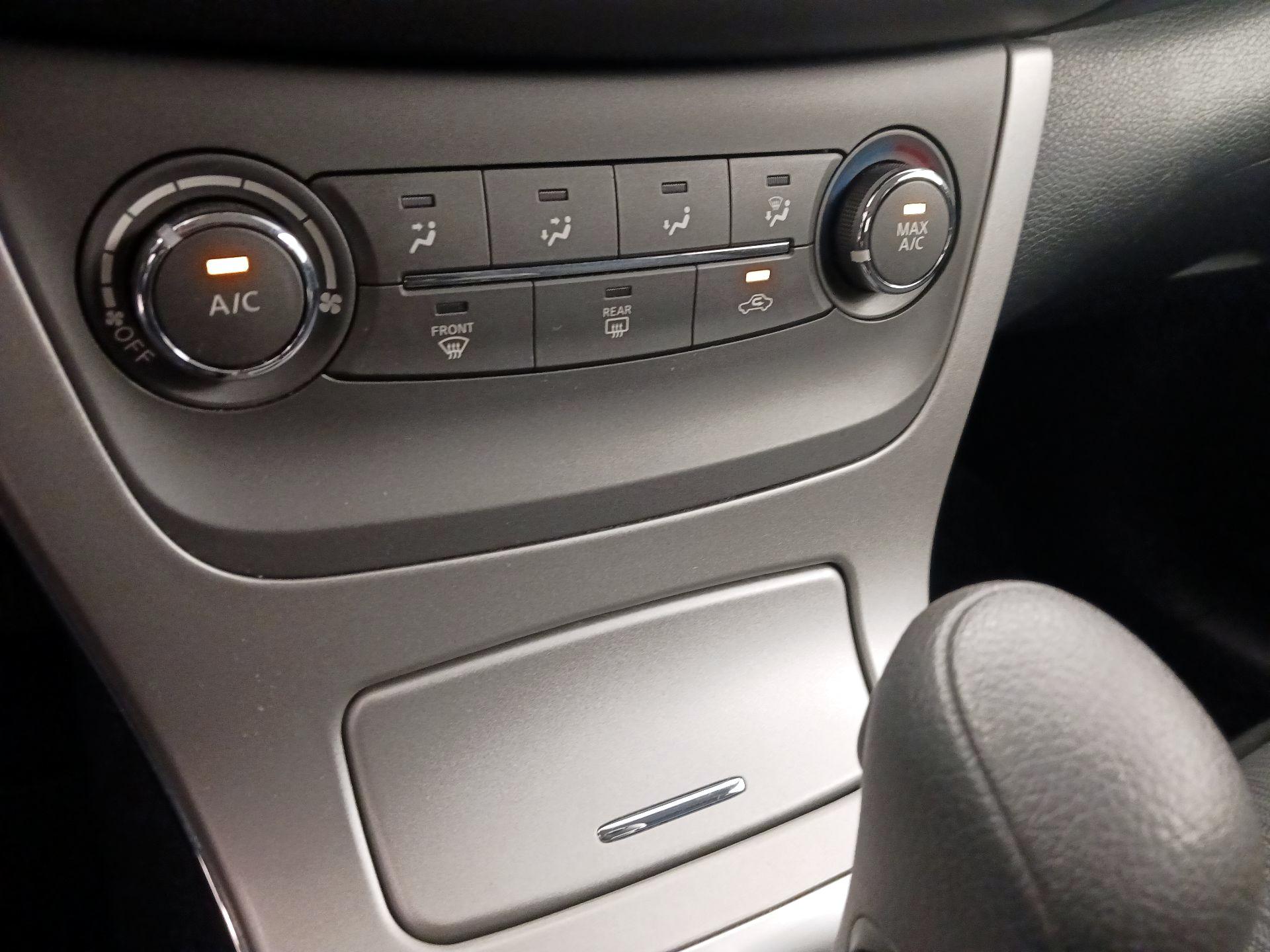 Thumbnail: 2014 Nissan Sentra - 15