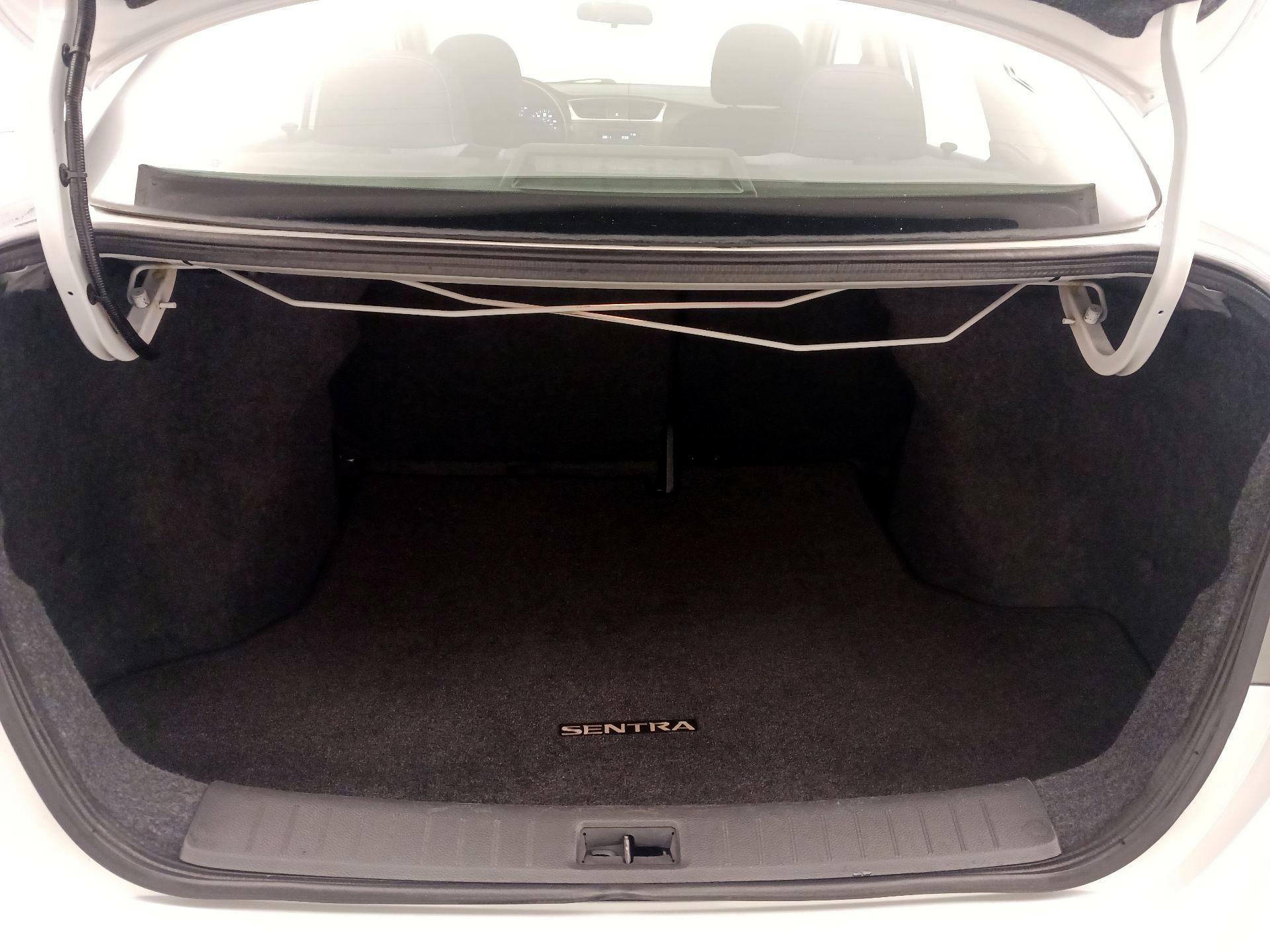 Thumbnail: 2014 Nissan Sentra - 18